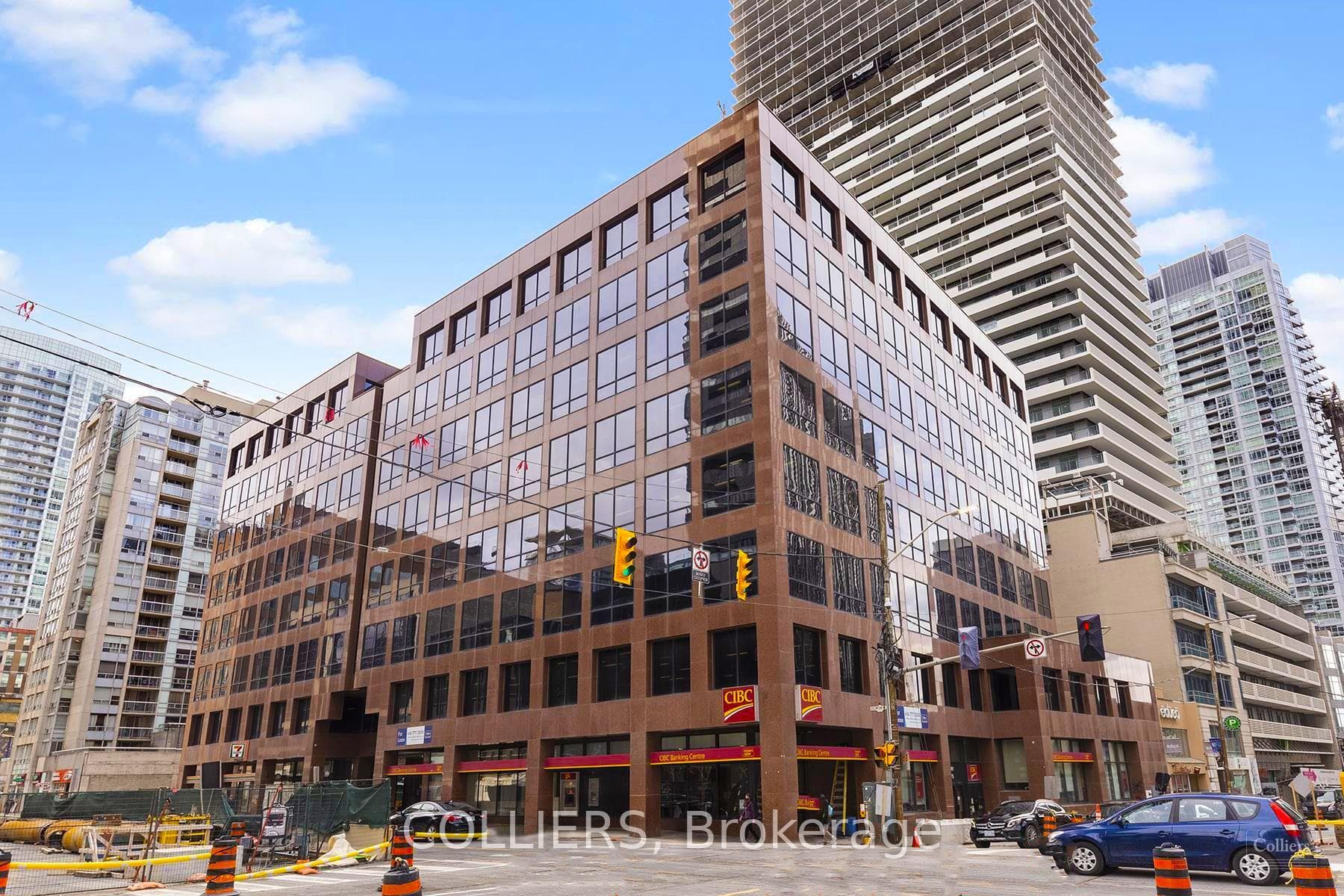 1 Eglinton Avenue E 400, Toronto, ON M4P 3A1, Toronto C10 — photo 1