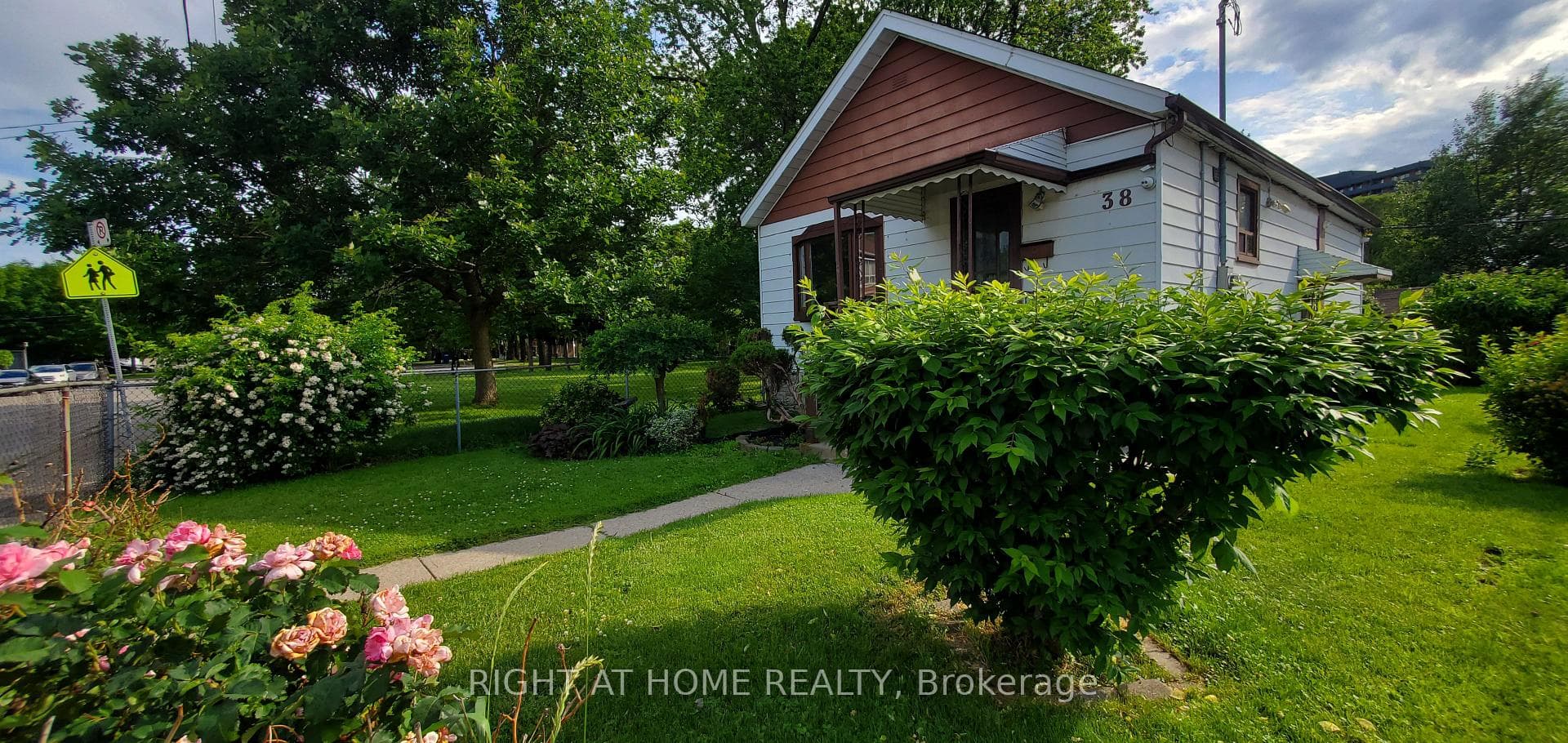 38 Madelaine Avenue, Toronto, ON M1L 2X7, Toronto E06 — photo 1