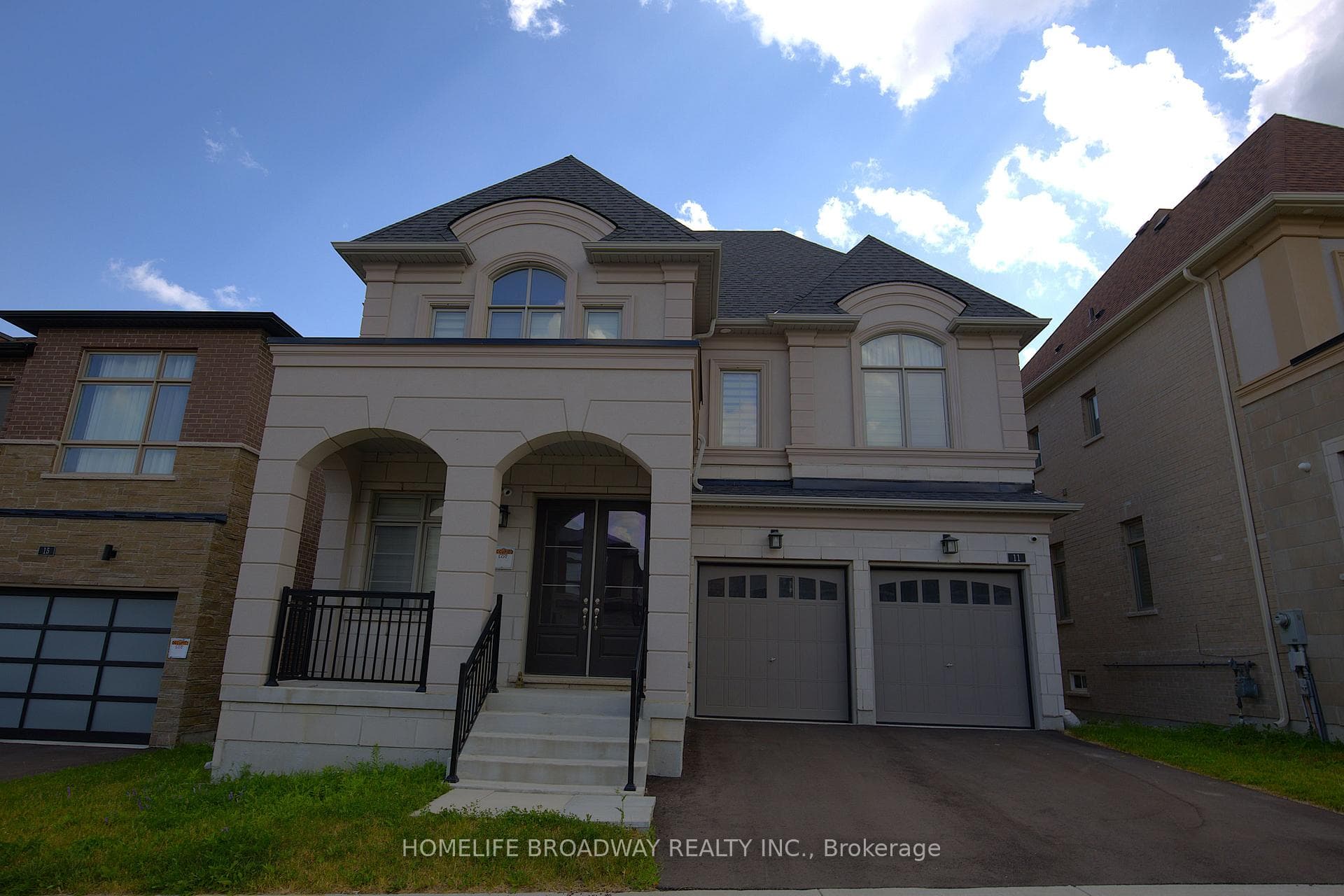 11 David Dunlap Boulevard, Richmond Hill, ON L4C 4V7, Richmond Hill — photo 1