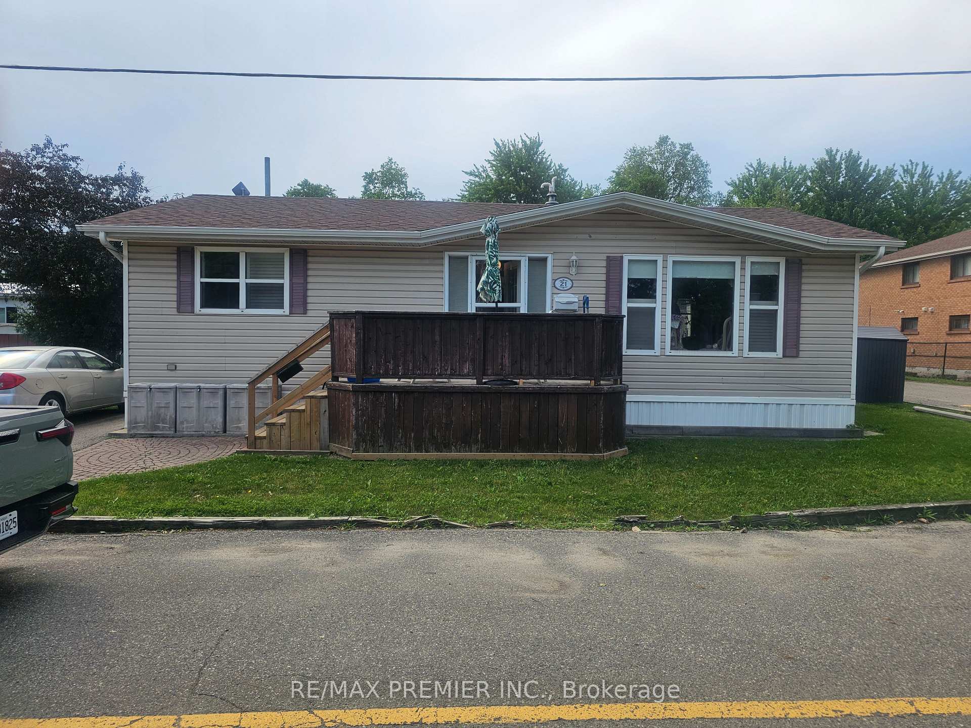 1749 Dundas Street E 5th Ave West Unit, Mississauga, ON L4X 2R6, Mississauga — photo 1