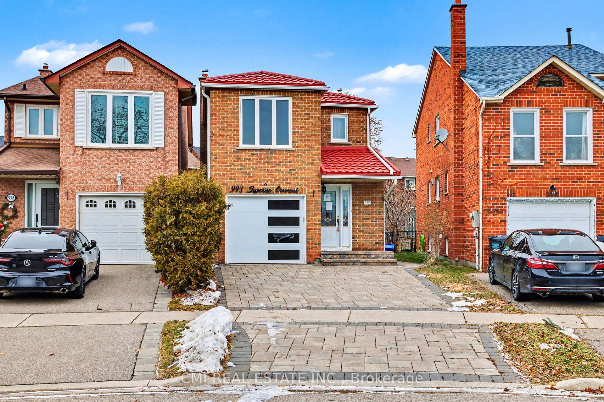 993 Lucerne Crescent, Mississauga, ON L5C 3X6, Mississauga — photo 1