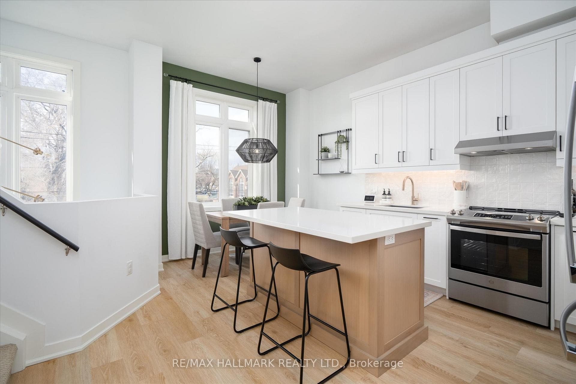 53 Wood Street E, Hamilton, ON L8L 3Y2, Hamilton — photo 1