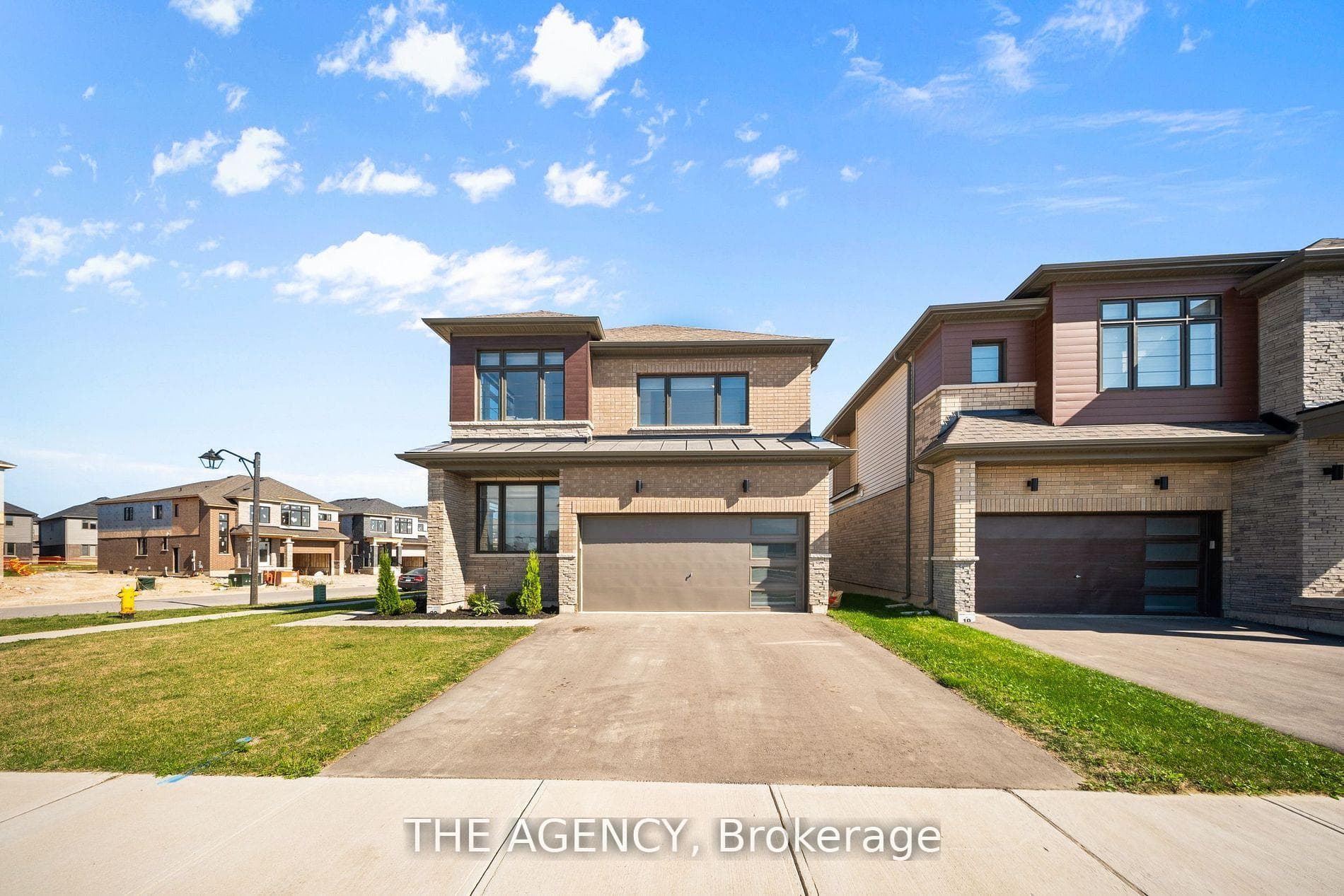 1 Bee Crescent, Brantford, ON N3T 0V7, Brantford — photo 1