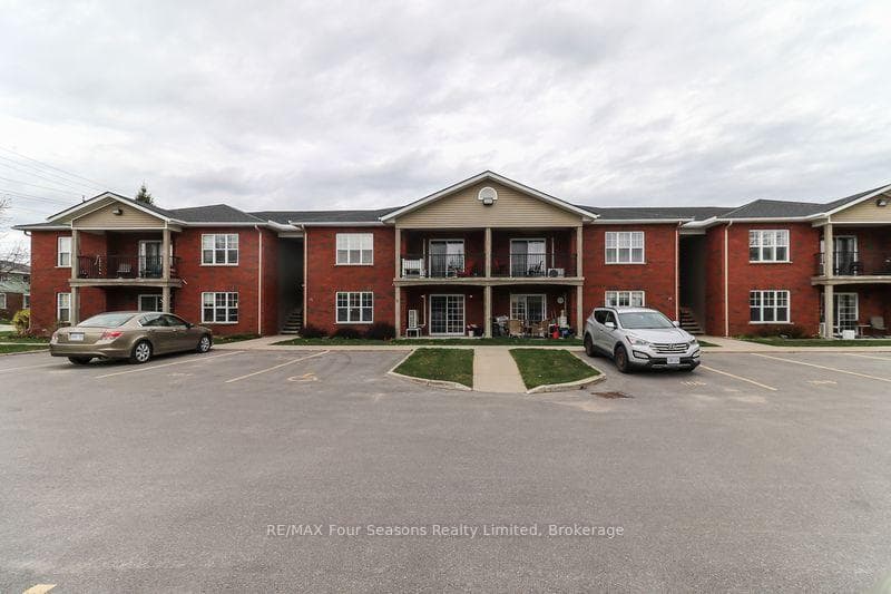 435 Walnut Street 101, Collingwood, ON L9Y 5J9, Collingwood — photo 1
