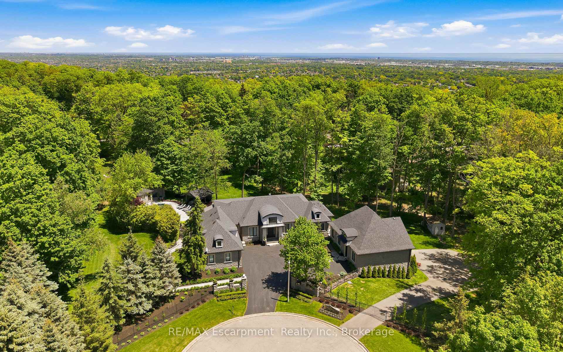 3205 Highpoint Court, Burlington, ON L7P 0P9, Burlington — photo 1