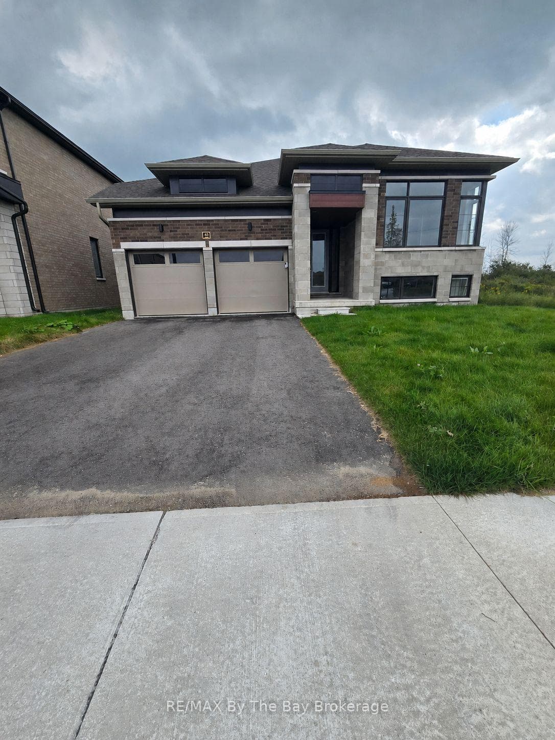40 Rosanne Circle, Wasaga Beach, ON L9Z 0N3, Wasaga Beach — photo 1