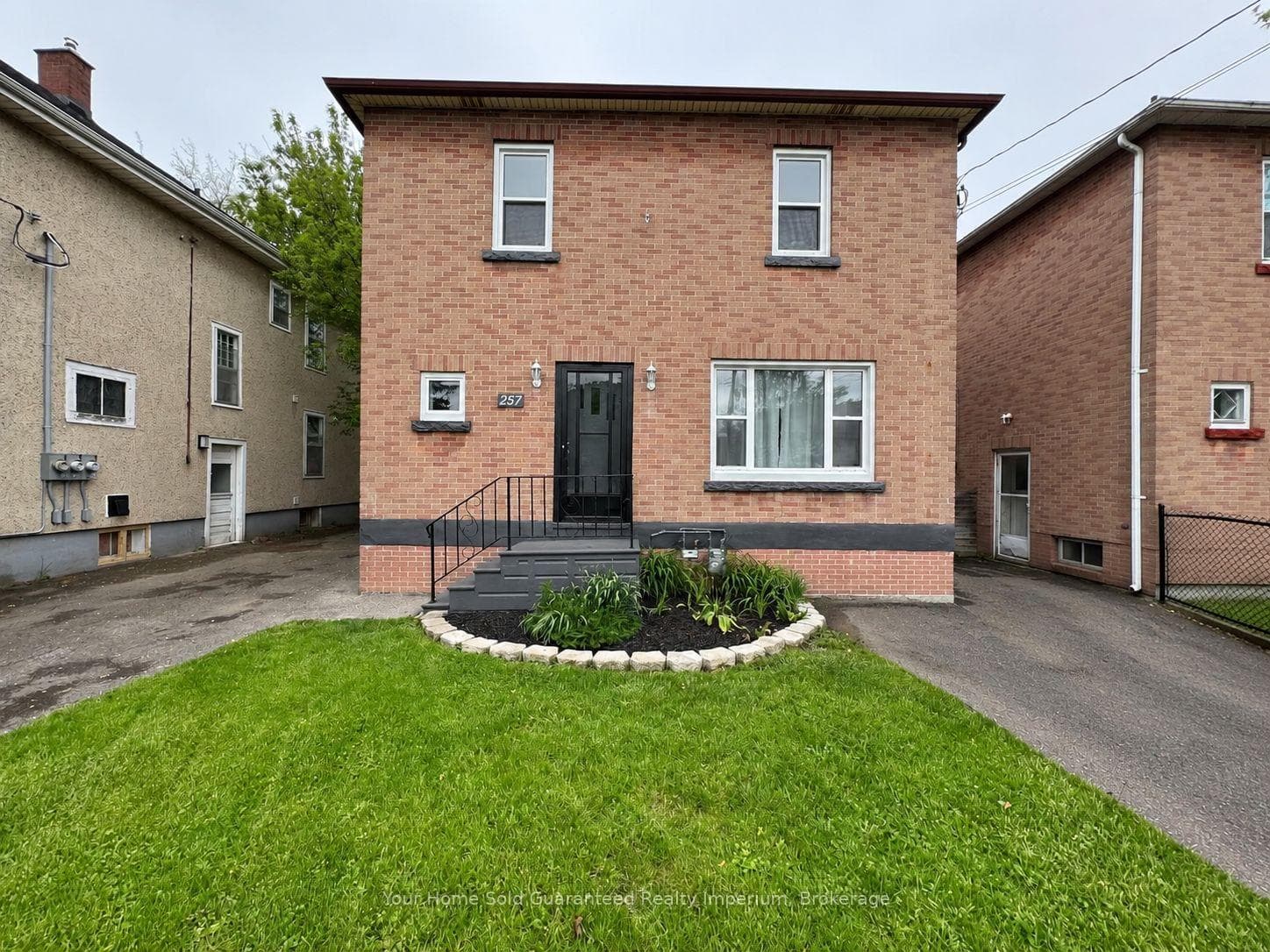 257 Niagara Street A, Welland, ON L3C 1K3, Welland — photo 1