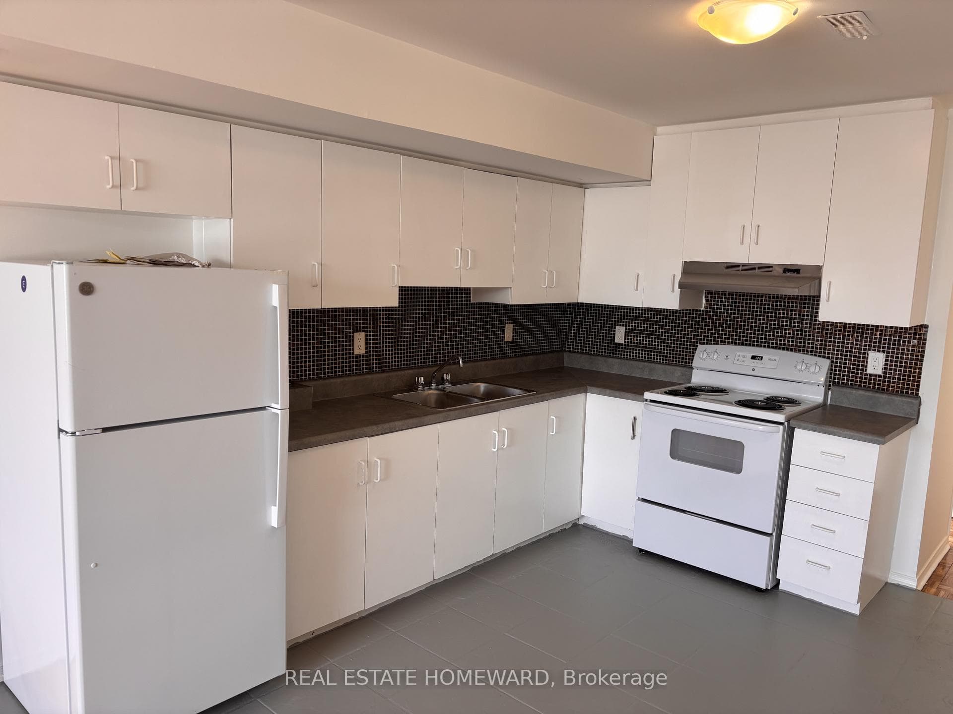 879A Wilson Avenue Upper, Toronto, ON M3K 1E6, Toronto W05 — photo 1