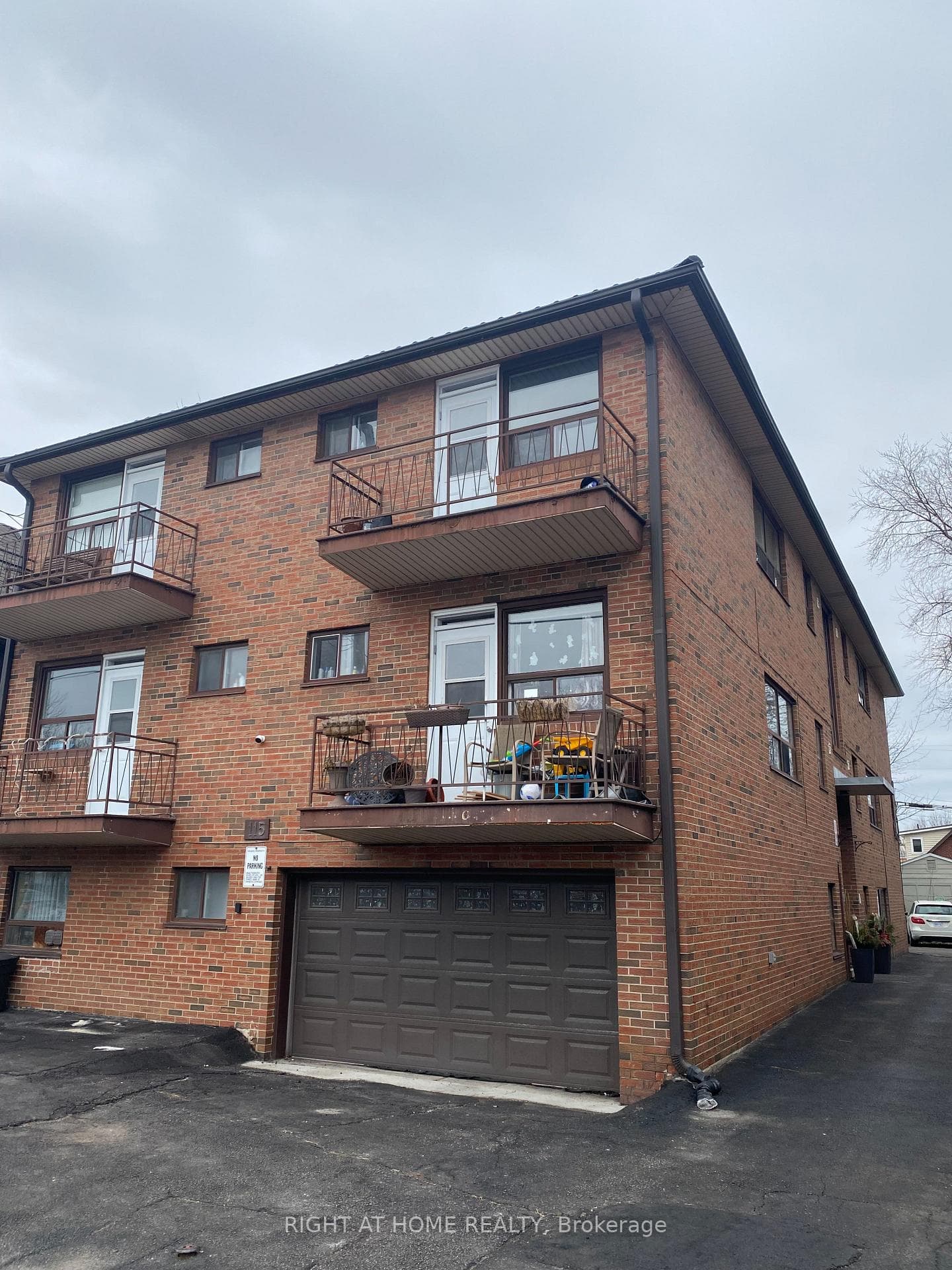 115 Eighth Street 3, Toronto, ON M8V 3C5, Toronto W06 — photo 1