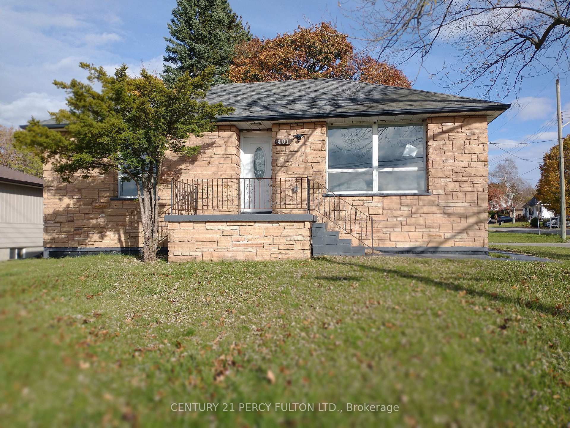 401 Anderson Street, Whitby, ON L1N 3V8, Whitby — photo 1