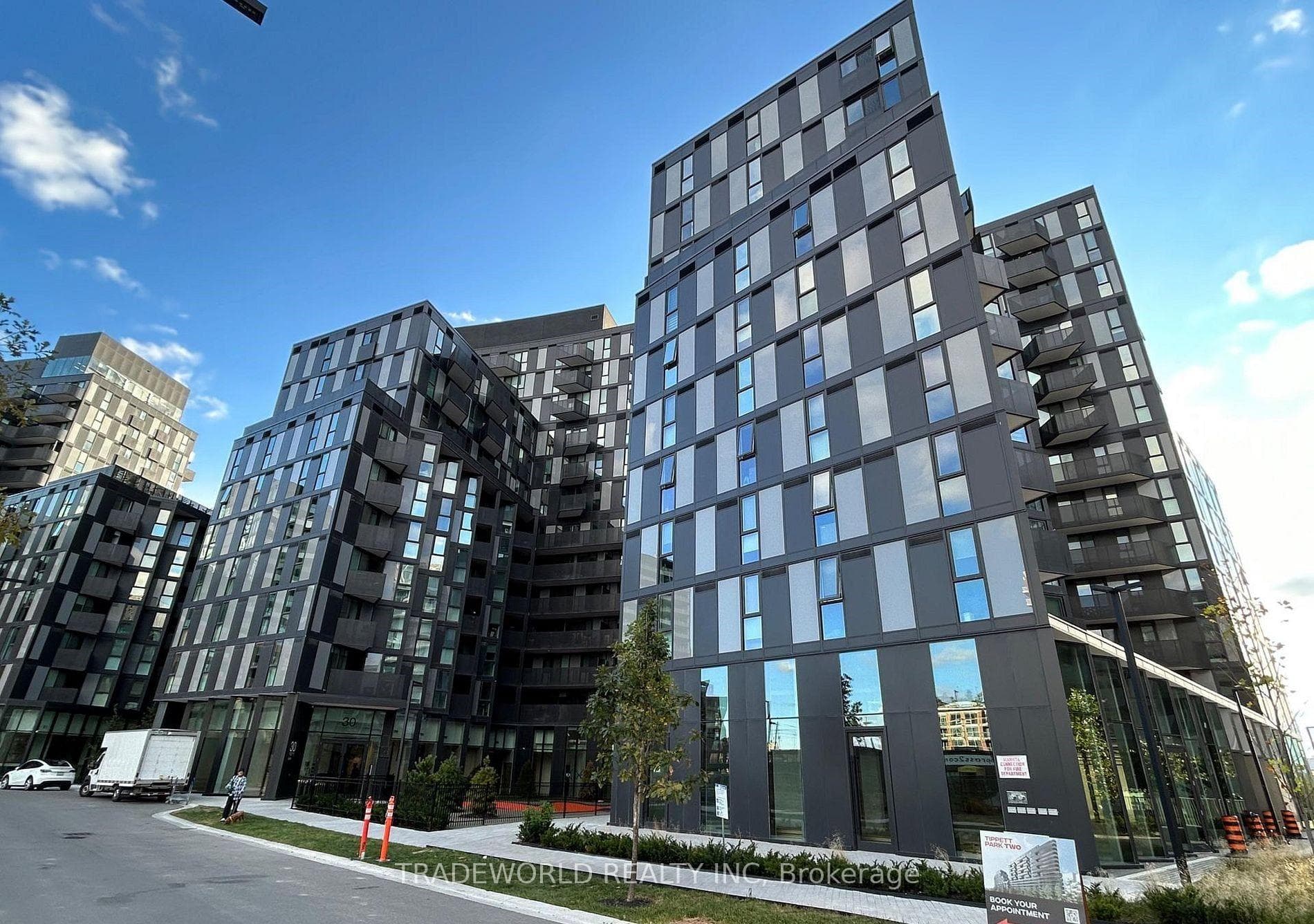 30 Tretti Way 332, Toronto, ON M3H 0E3, Toronto C06 — photo 1
