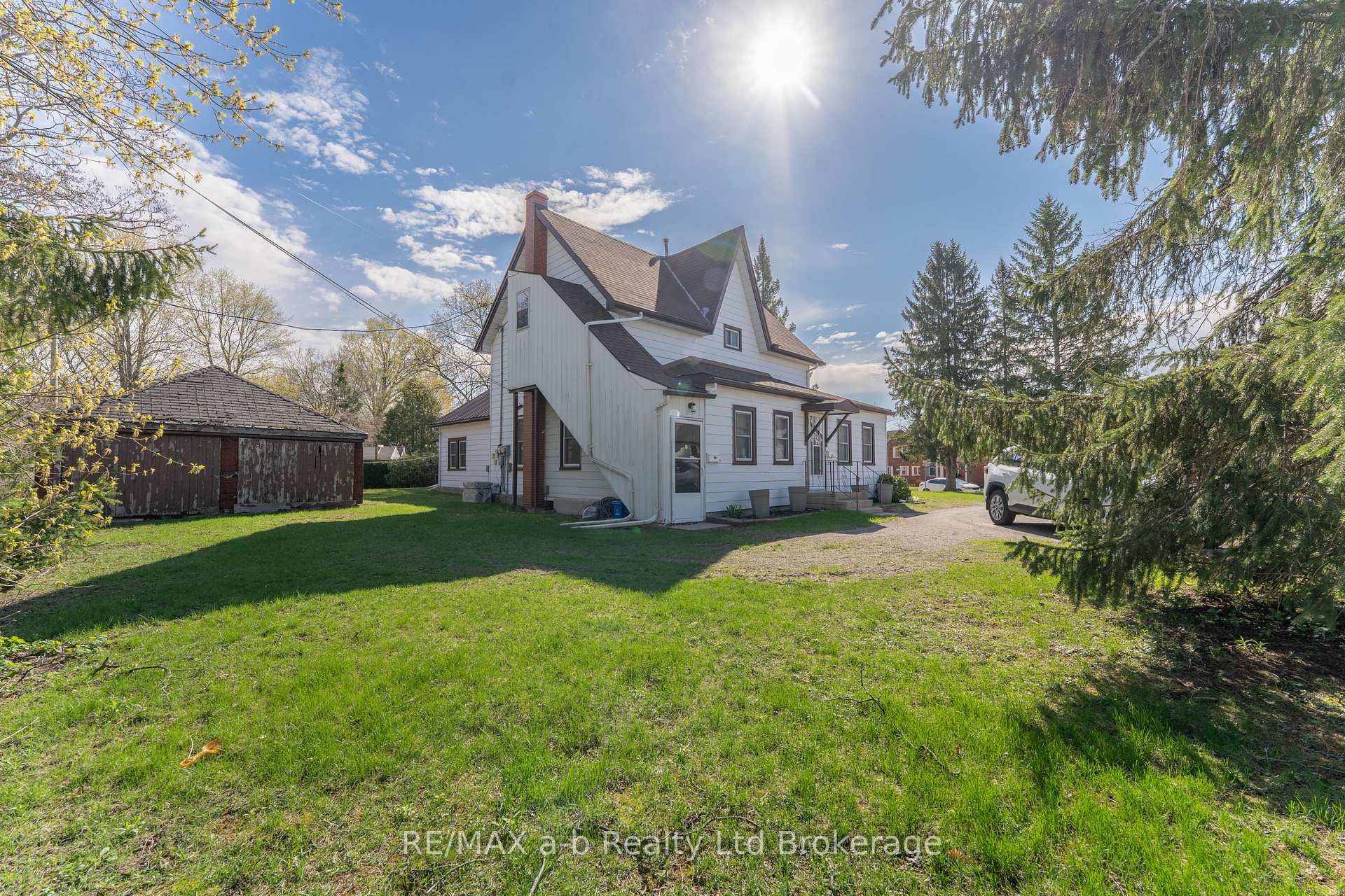 10 Mckenzie Street, Tillsonburg, ON N4G 2E6, Tillsonburg — photo 1