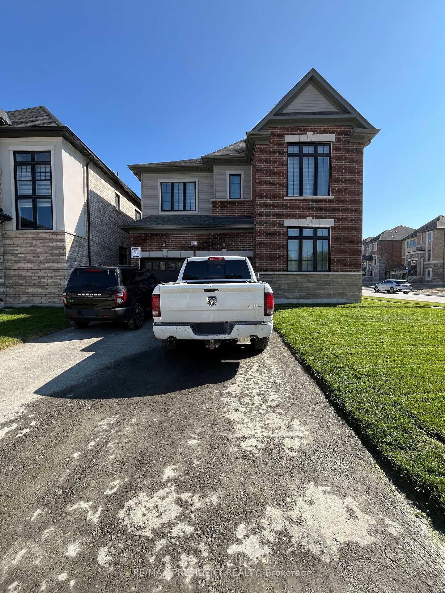130 Wraggs Road, Bradford West Gwillimbury, ON L3Z 4N2, Bradford West Gwillimbury — photo 1