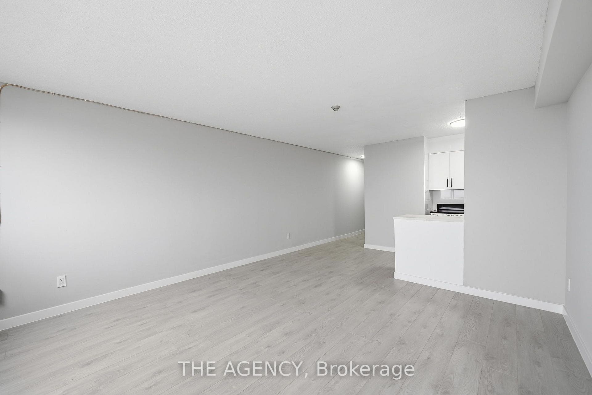 2360 Dundas Street W 2808B, Toronto, ON M6P 4B2, Toronto W02 — photo 1