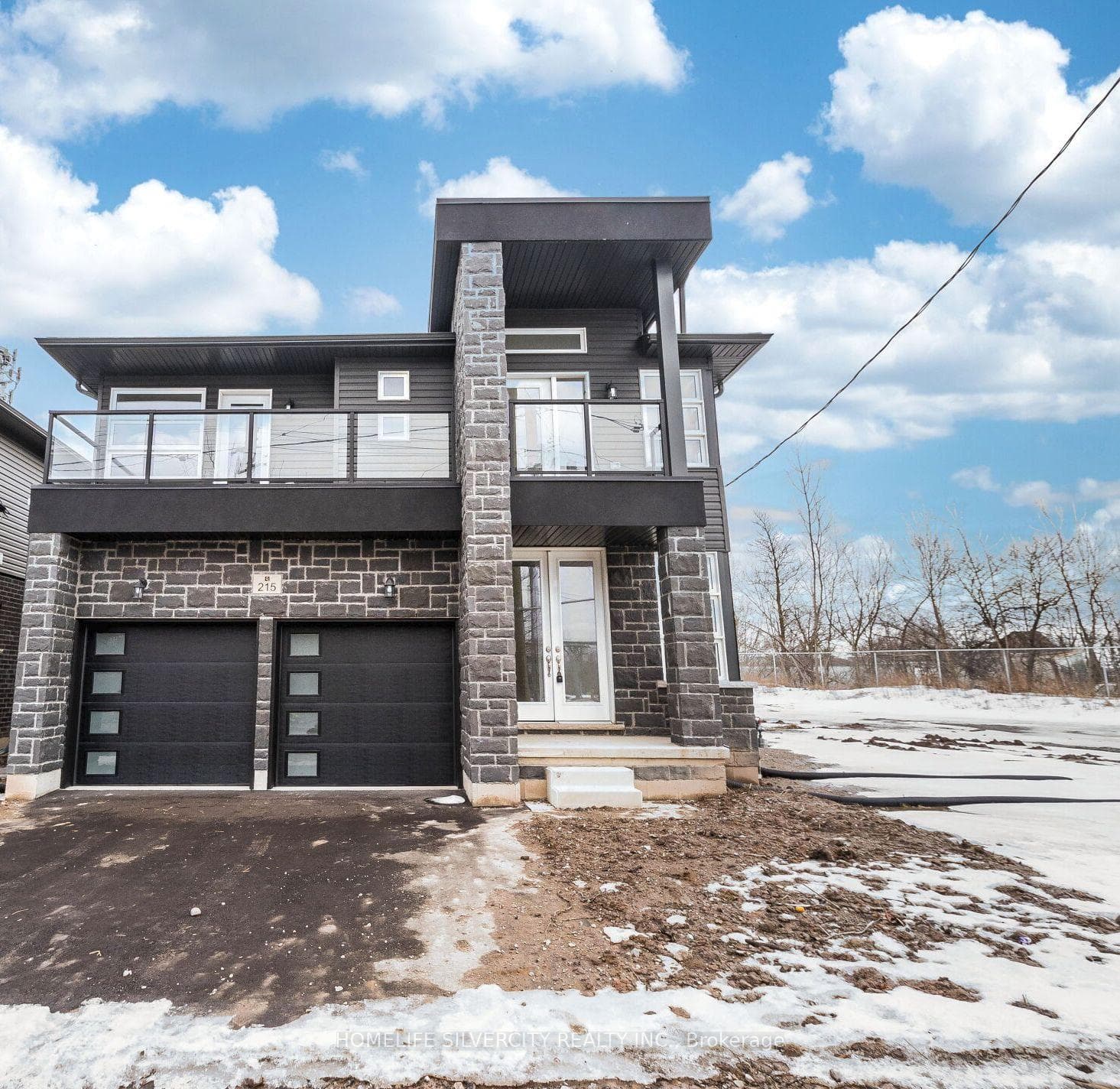 215 Southworth Street N, Welland, ON L3B 1Z4, Welland — photo 1