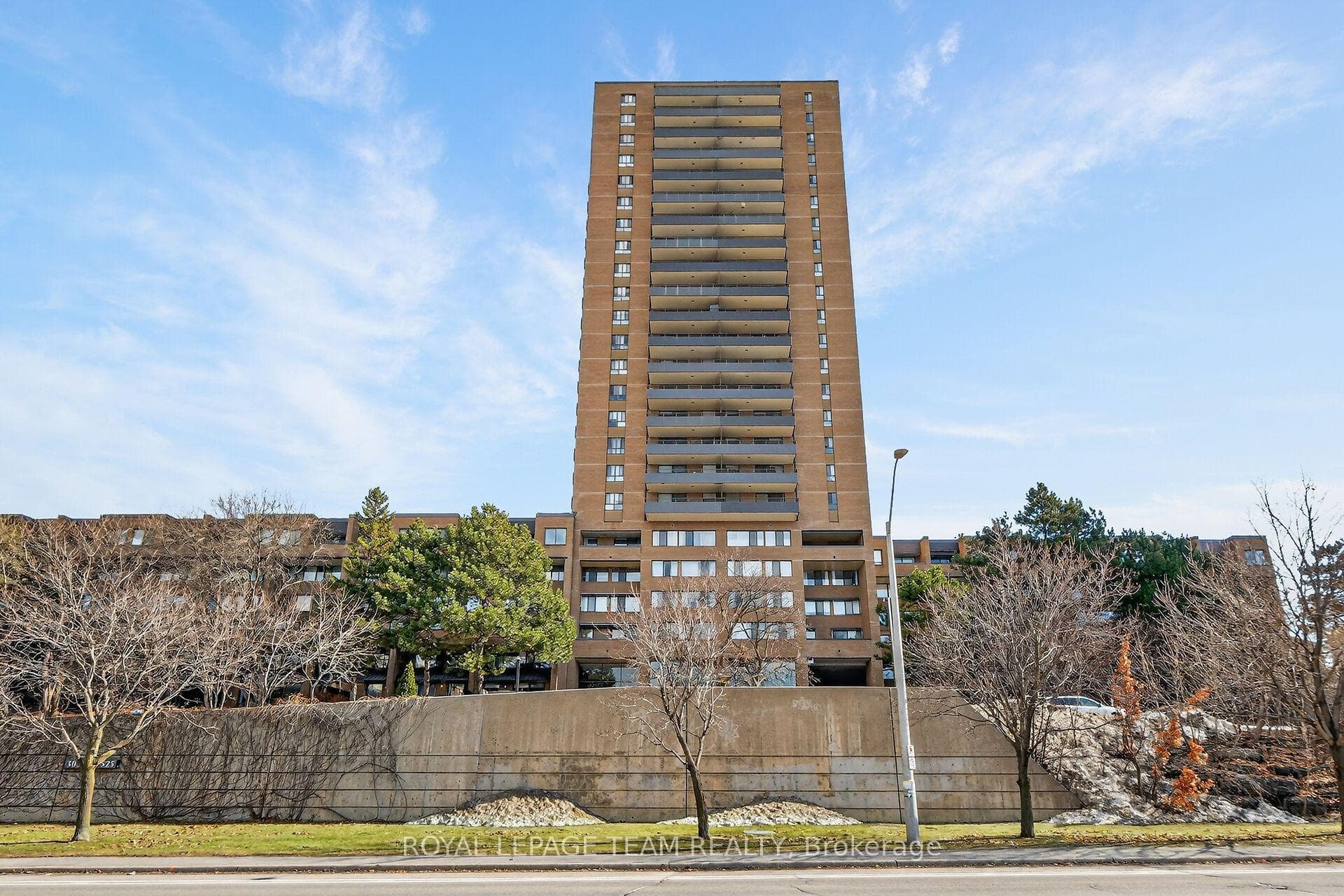 515 St Laurent Boulevard 1809, Manor Park - Cardinal Glen and Area, ON K1K 3X5, Manor Park - Cardinal Glen and Area — photo 1
