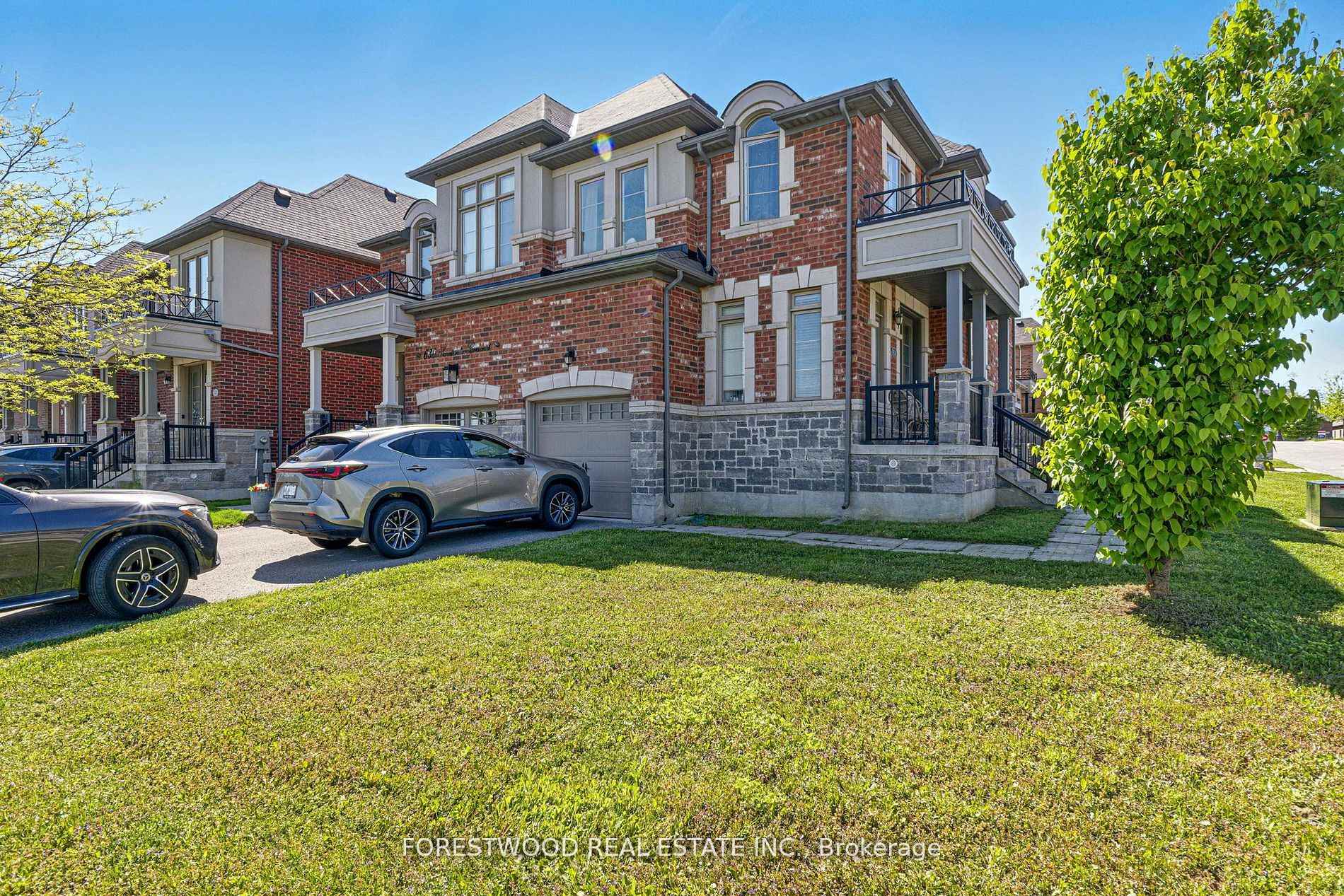 634 Sweetwater Crescent, Newmarket, ON L3X 0H5, Newmarket — photo 1
