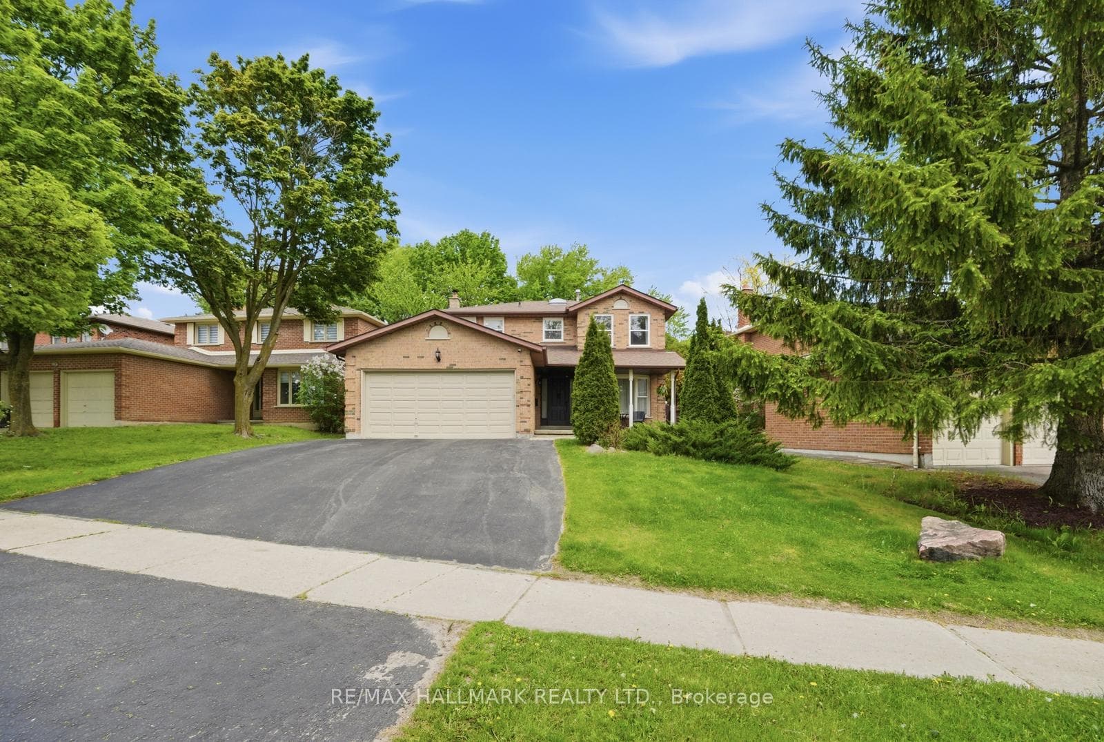 99 Carlson Drive, Newmarket, ON L3Y 3G9, Newmarket — photo 1