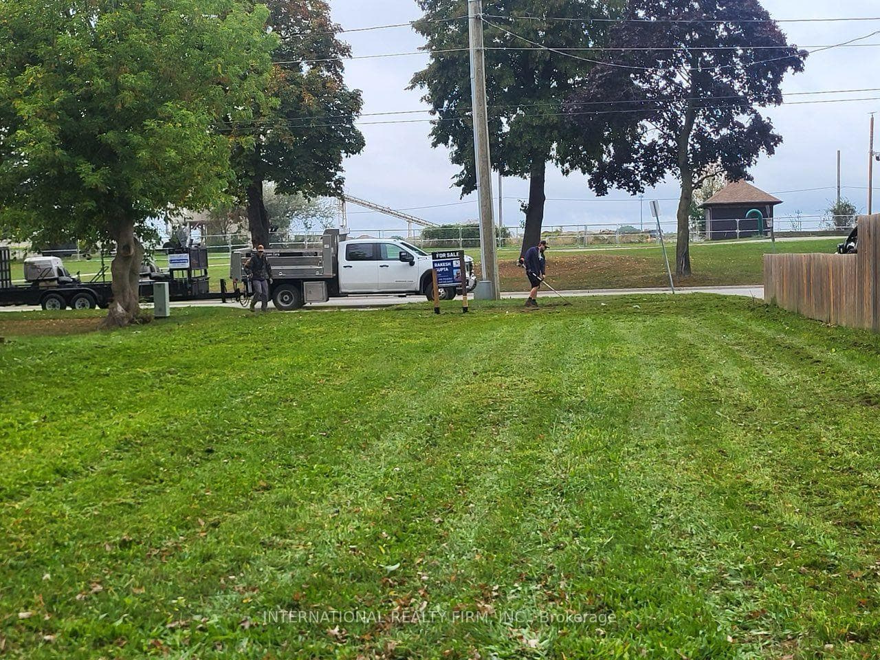 260 Christina Street S, Sarnia, ON N7T 2N3, Sarnia — photo 1