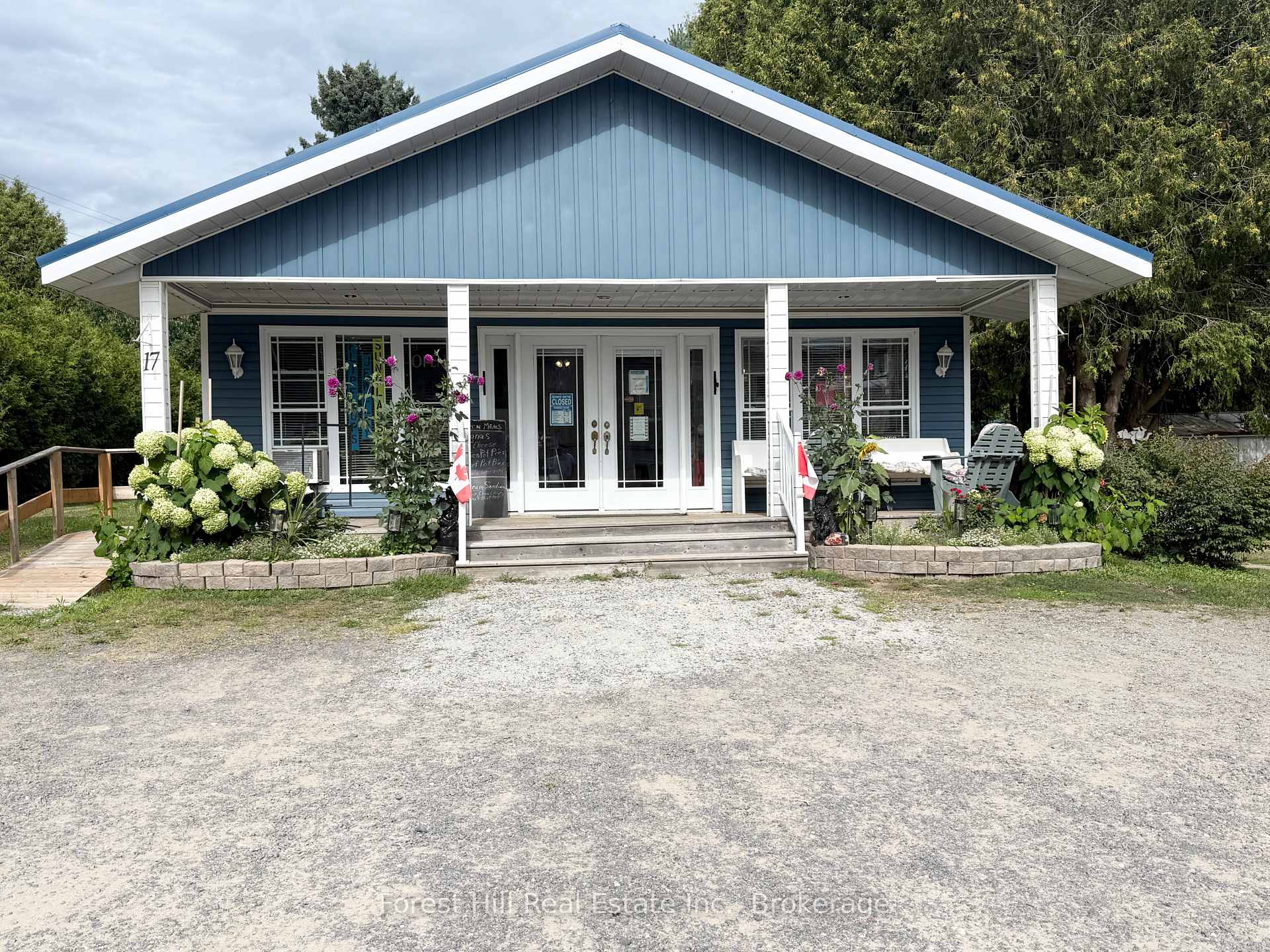 17 Davis Drive, Parry Sound Remote Area, ON P0H 1Y0, Parry Sound Remote Area — photo 1