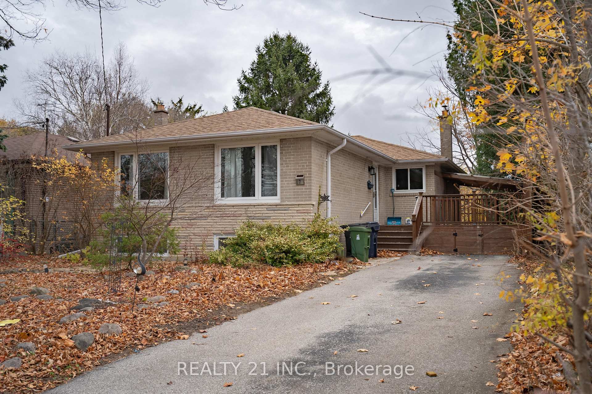 7 Brightside Drive, Toronto, ON M1E 3Y8, Toronto E10 — photo 1