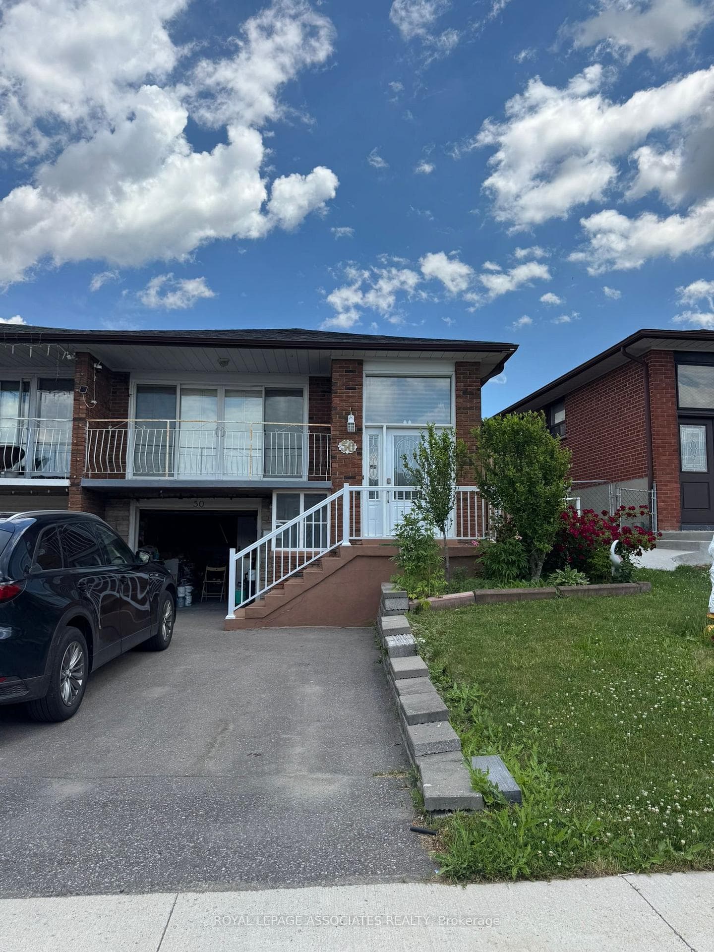 50 Blossom Crescent Main, Toronto, ON M3N 2B2, Toronto W05 — photo 1