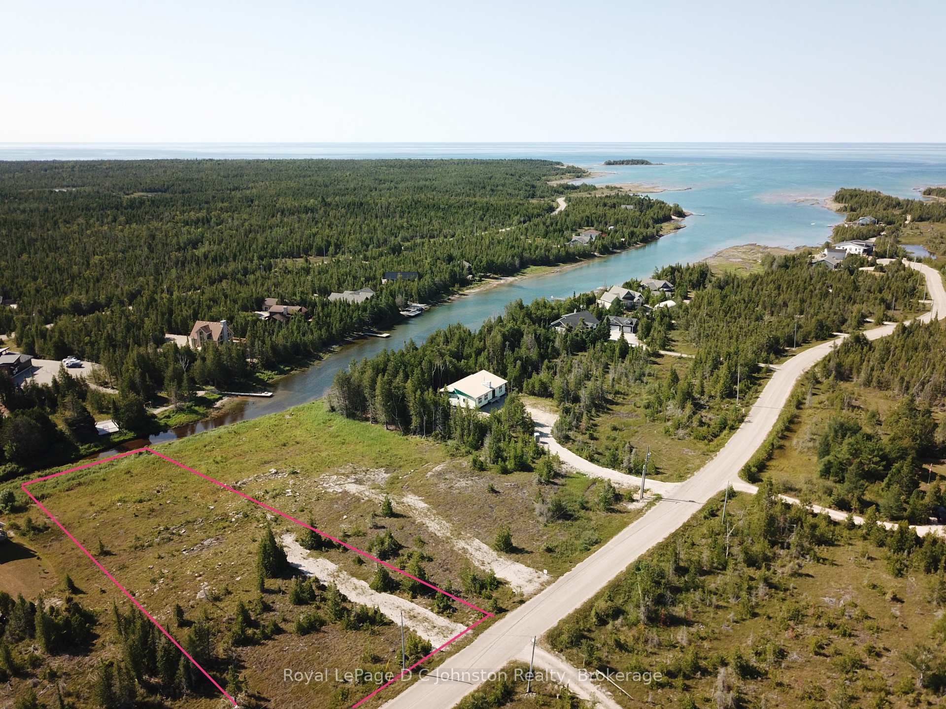 17 Bay Shore Ave. N. Avenue, Northern Bruce Peninsula, ON N0H 2R0, Northern Bruce Peninsula — photo 1