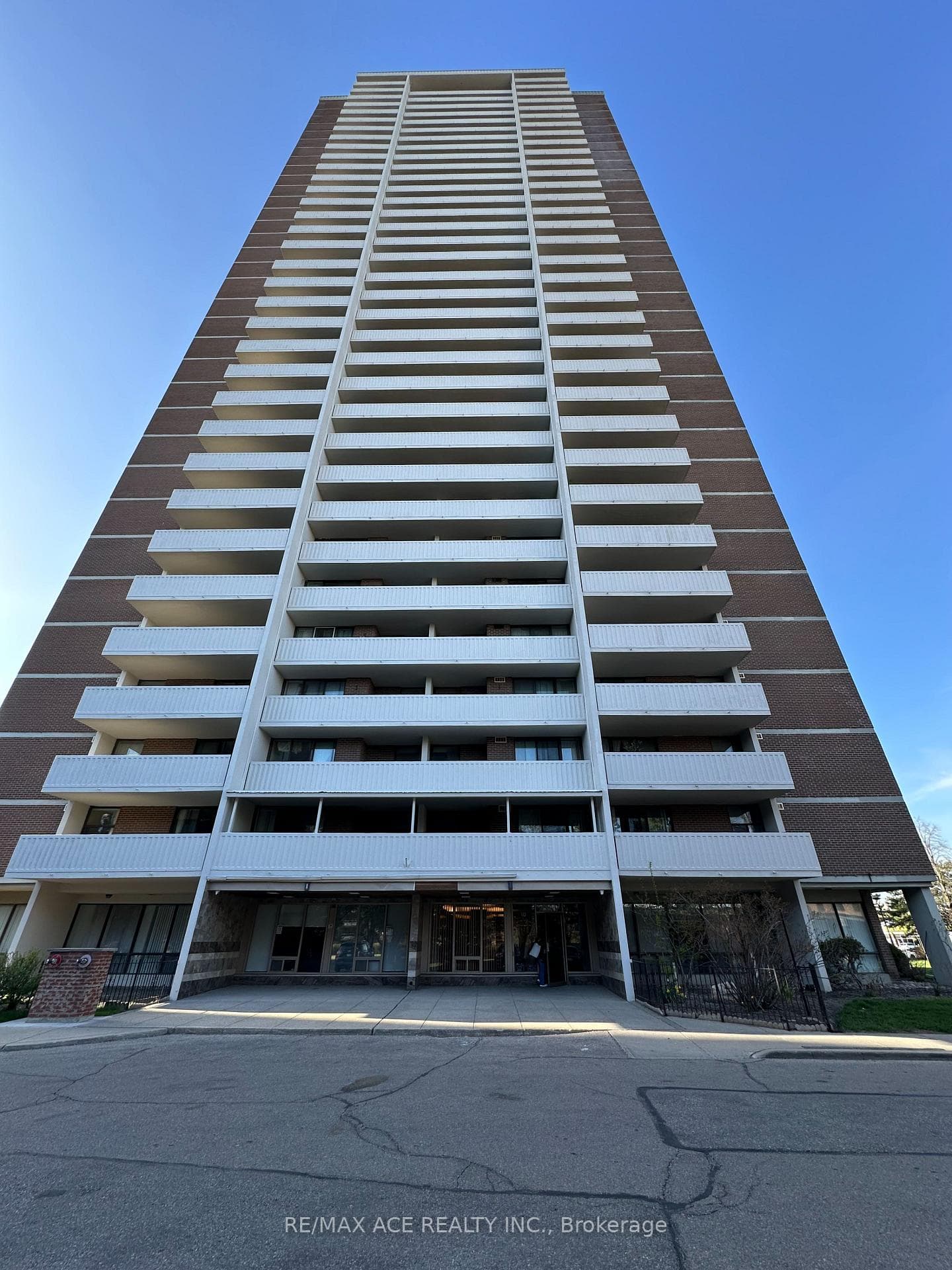 10 Tangreen Court 1504, Toronto, ON M2M 4B9, Toronto C07 — photo 1