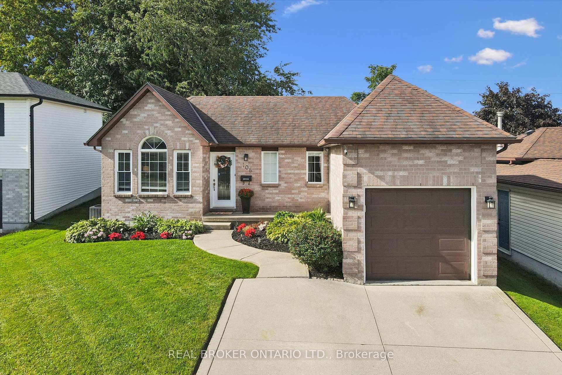 108 Canrobert Street, Woodstock, ON N4S 8X5, Woodstock — photo 1