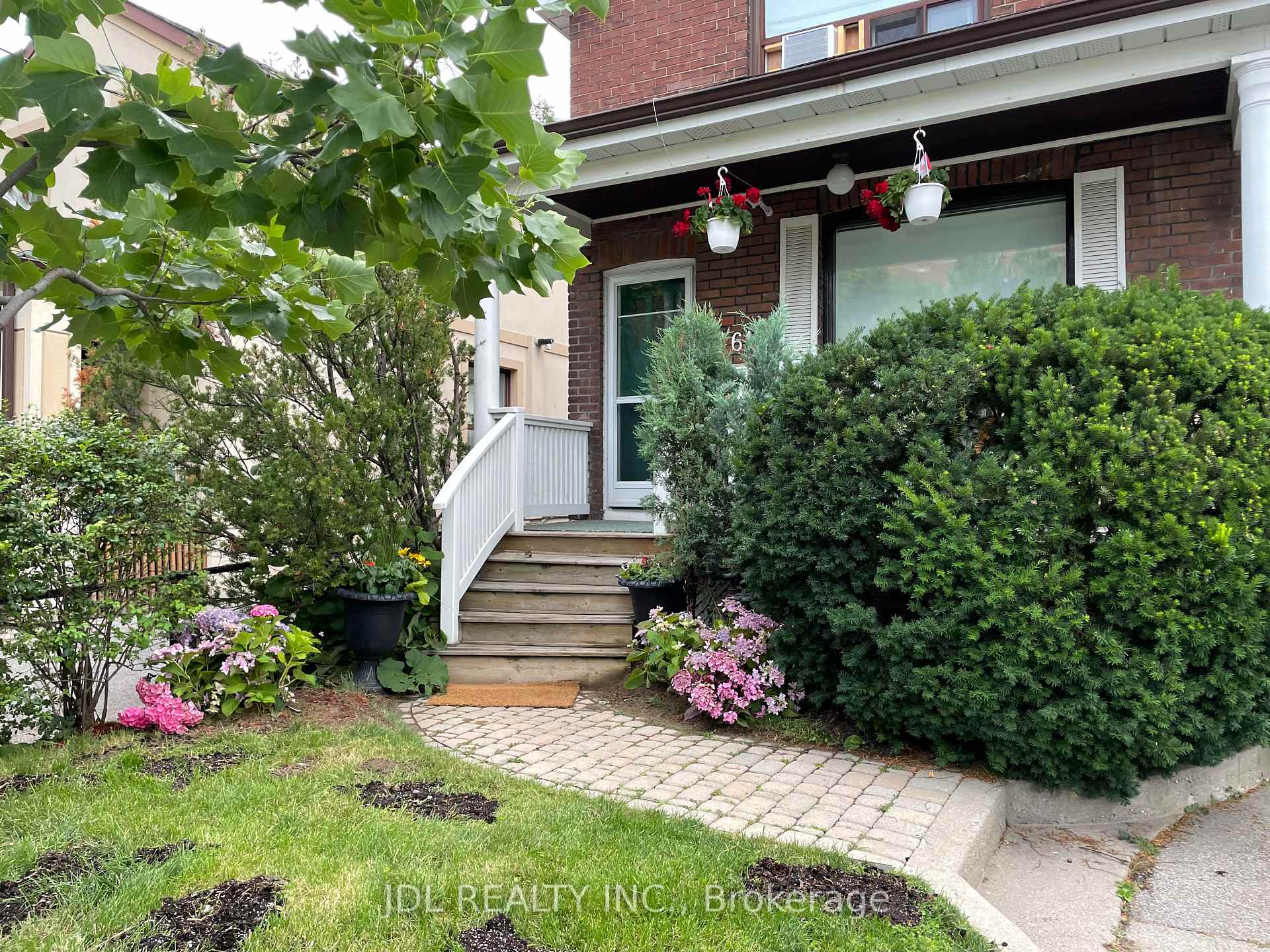 61 Guestville Avenue, Toronto, ON M6N 4N4, Toronto W04 — photo 1
