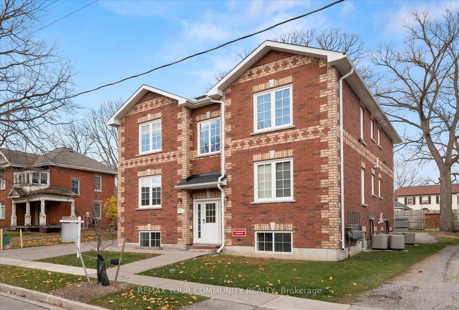 443 Timothy Street, Newmarket, ON L3Y 1P7, Newmarket — photo 1