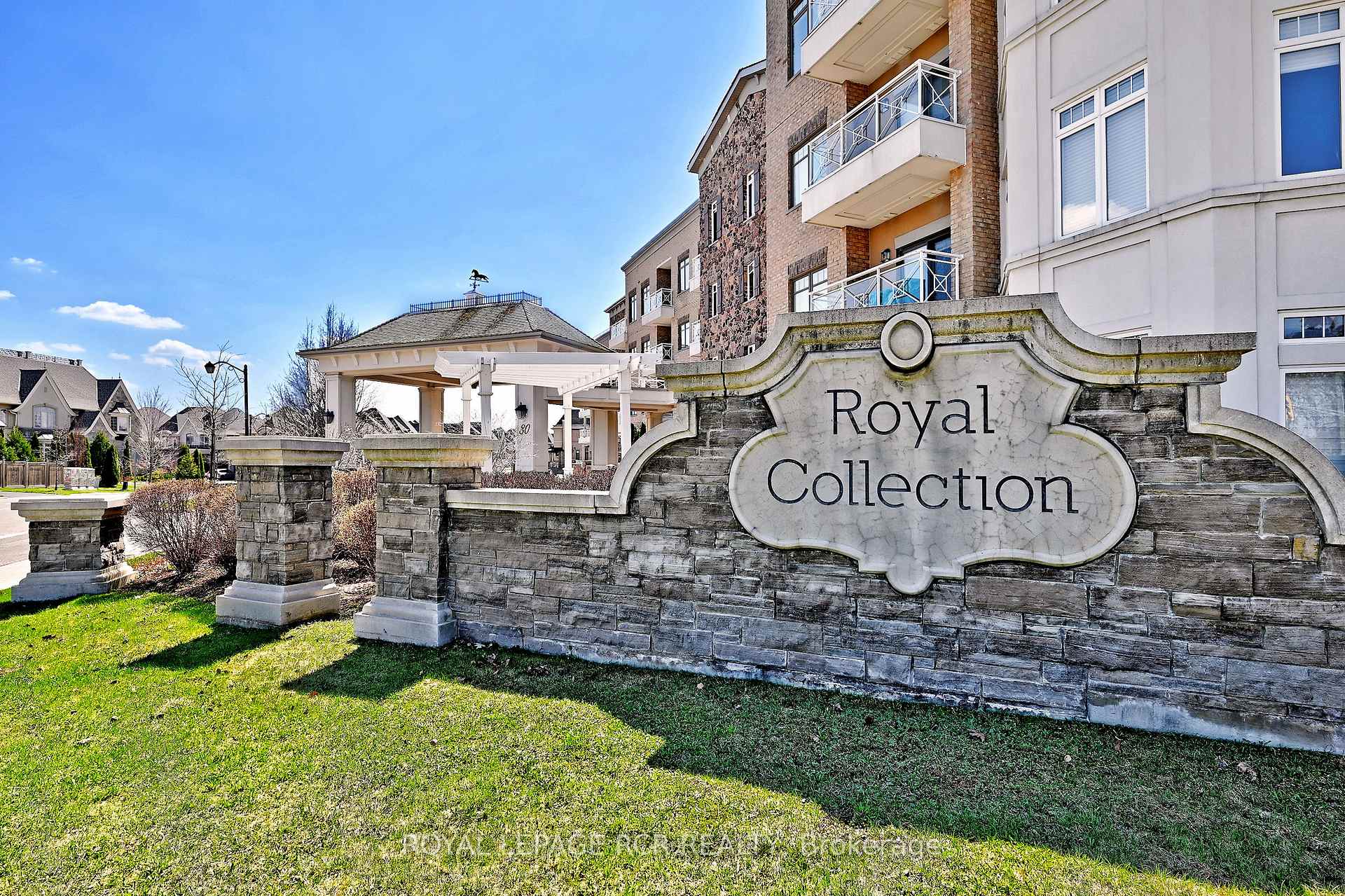 80 Burns Boulevard 416, King, ON L7B 0B3, King — photo 1