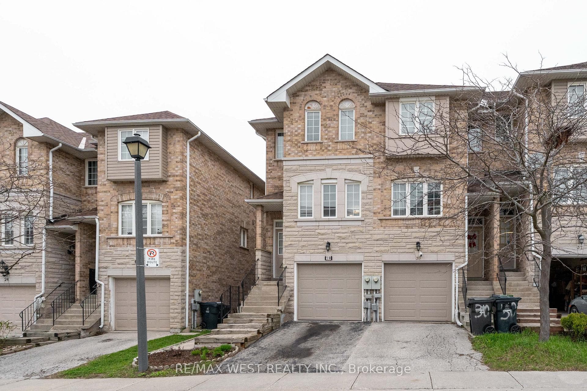 28 Shining Star Crescent, Toronto, ON M6M 5L6, Toronto W04 — photo 1