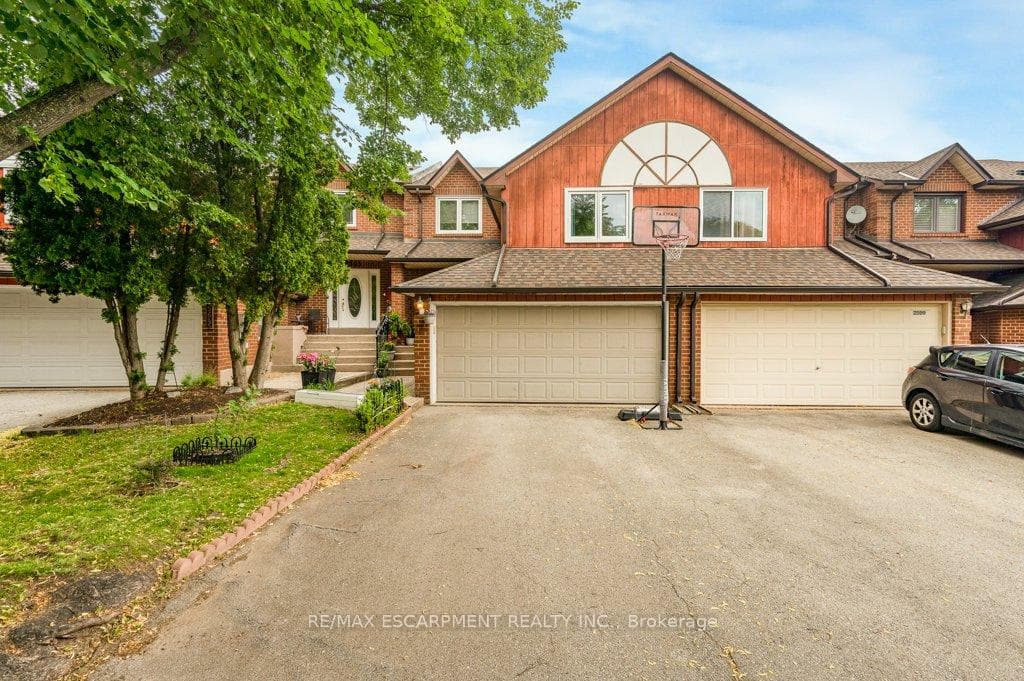 2597 Addingham Crescent, Oakville, ON L6J 7K6, Oakville — photo 1