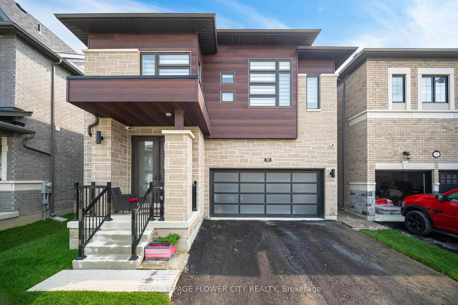 36 Icon Street S, Brampton, ON L6E 4E5, Brampton — photo 1