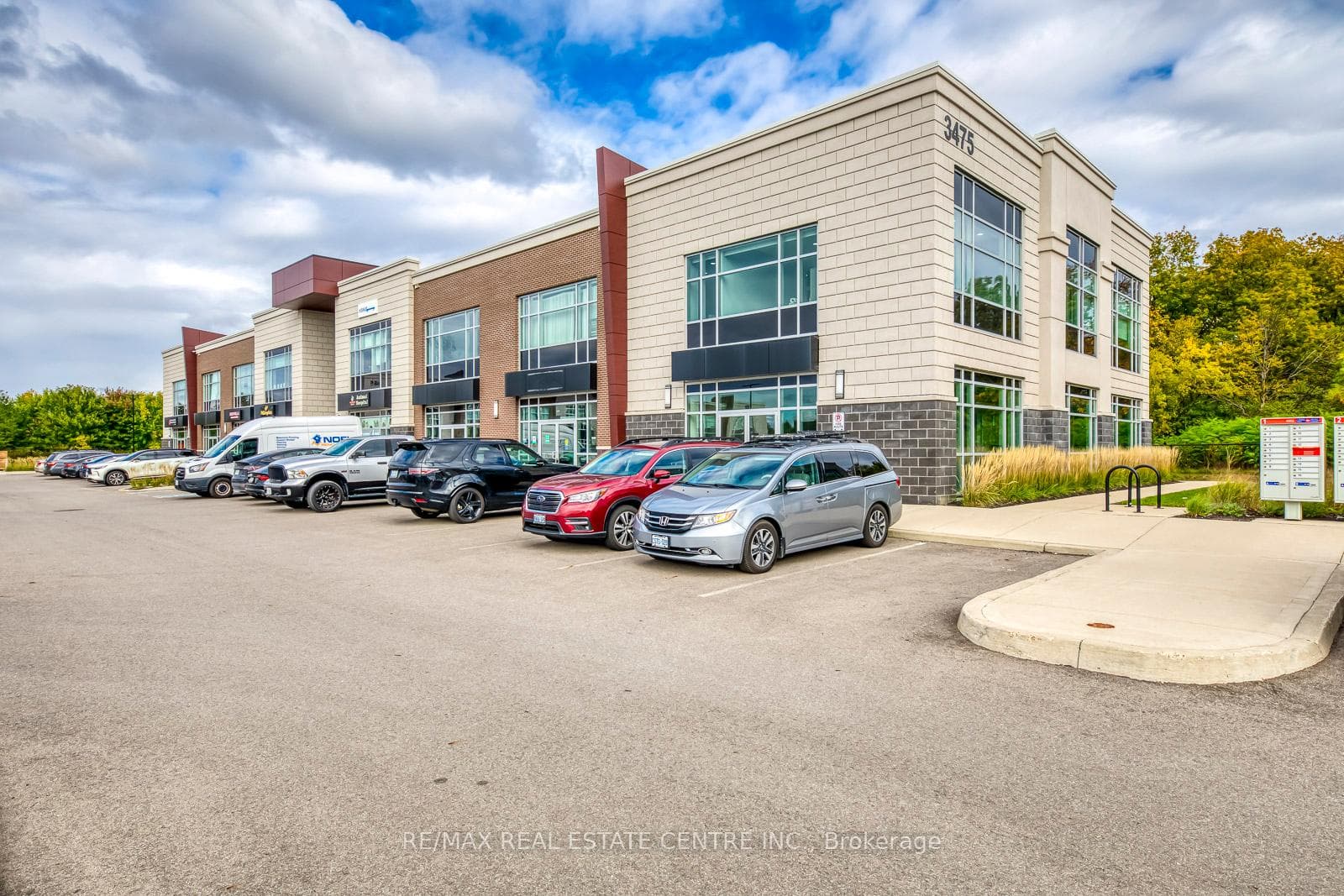 3475 Rebecca Street 211, Oakville, ON L6L 0H3, Oakville — photo 1