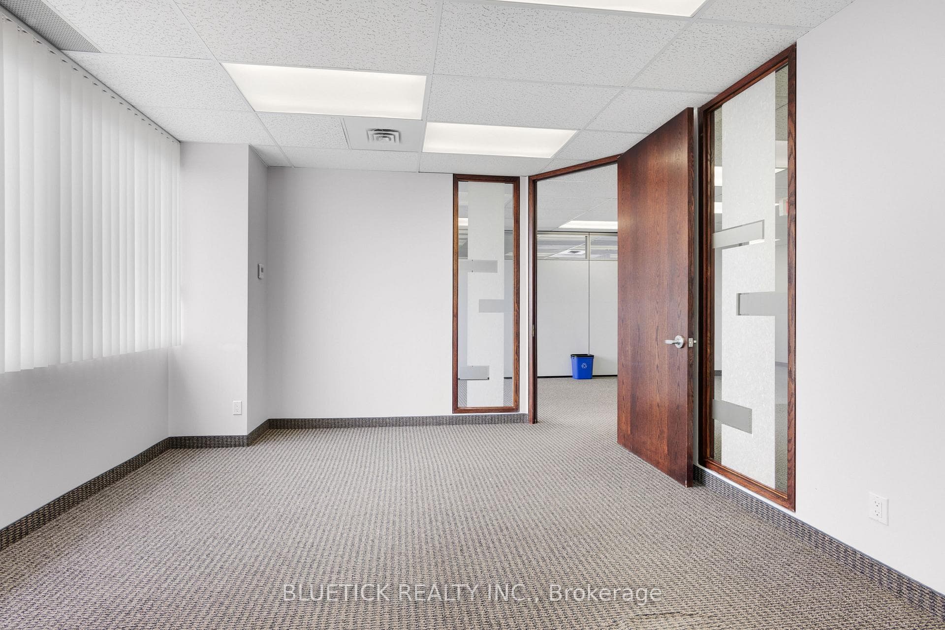 700 Dorval Drive 503, Oakville, ON L6K 3V7, Oakville — photo 1