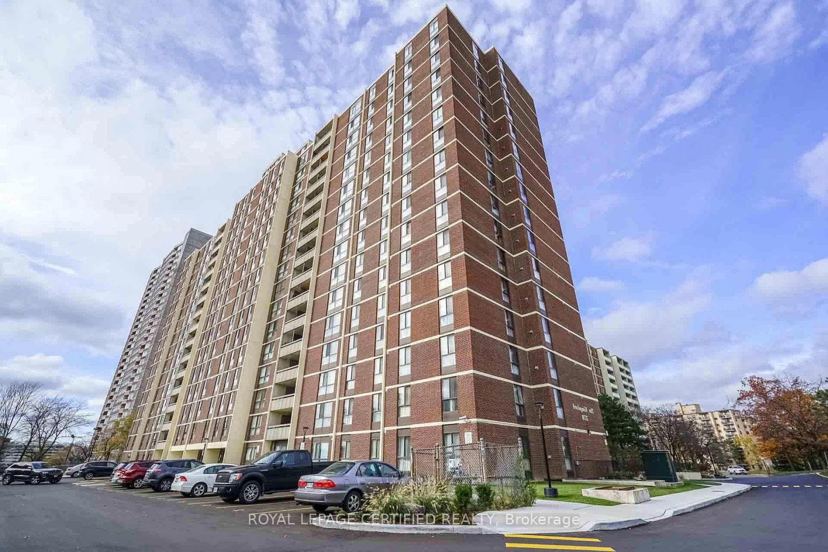 3170 Kirwin Avenue E 204, Mississauga, ON L5A 3R1, Mississauga — photo 1