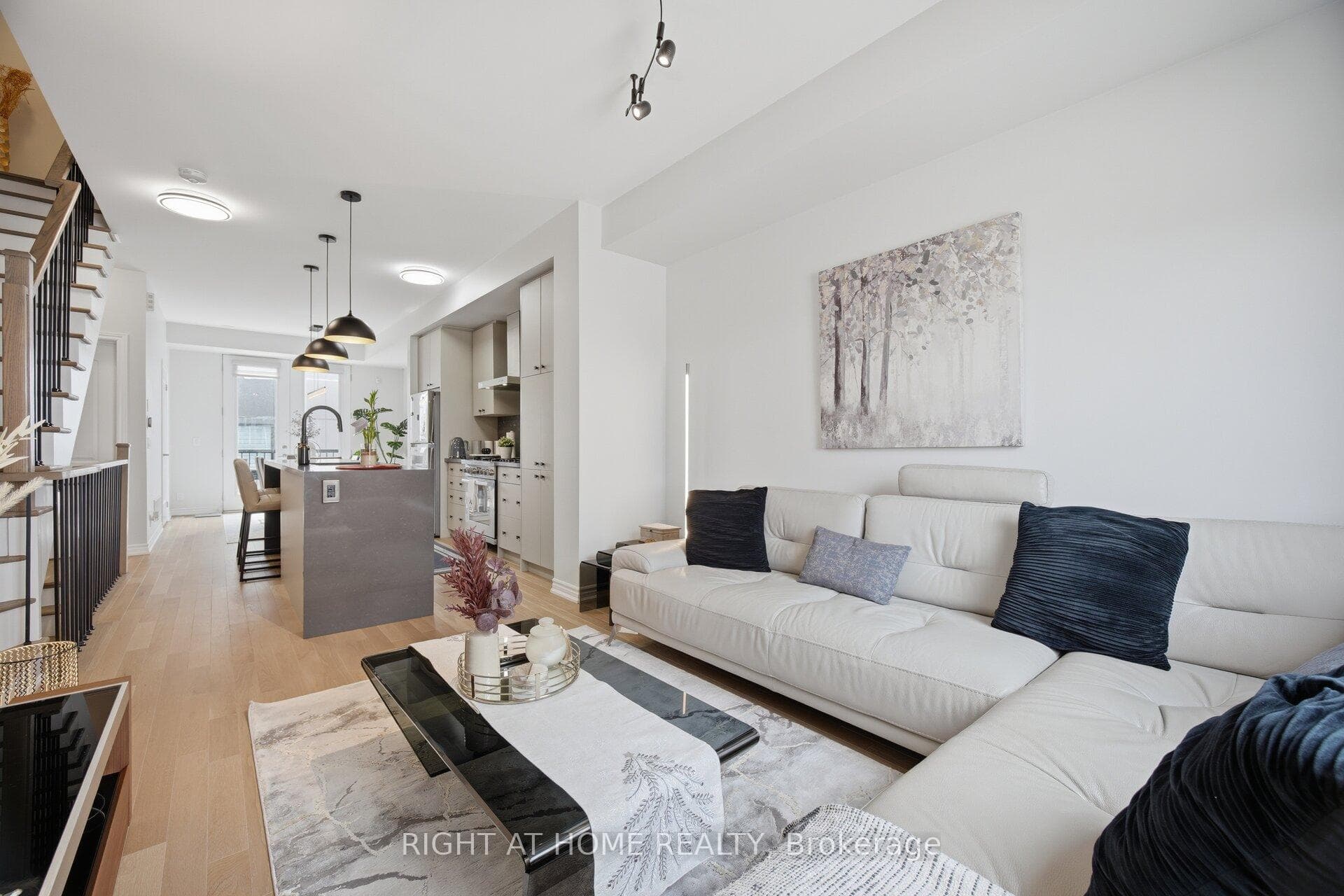348 Wheat Boom Drive 6, Oakville, ON L6H 3V6, Oakville — photo 1