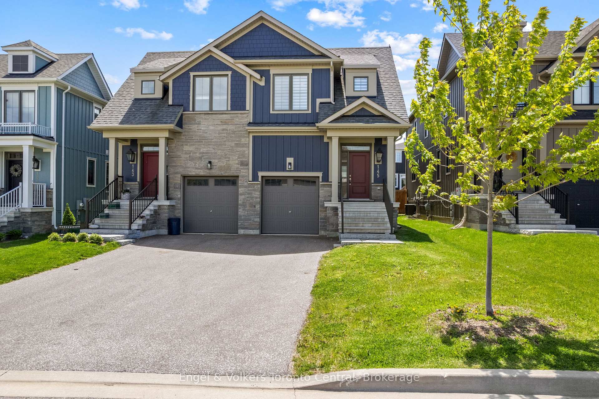 145 Sycamore Street, Blue Mountains, ON L9Y 4E4, Blue Mountains — photo 1