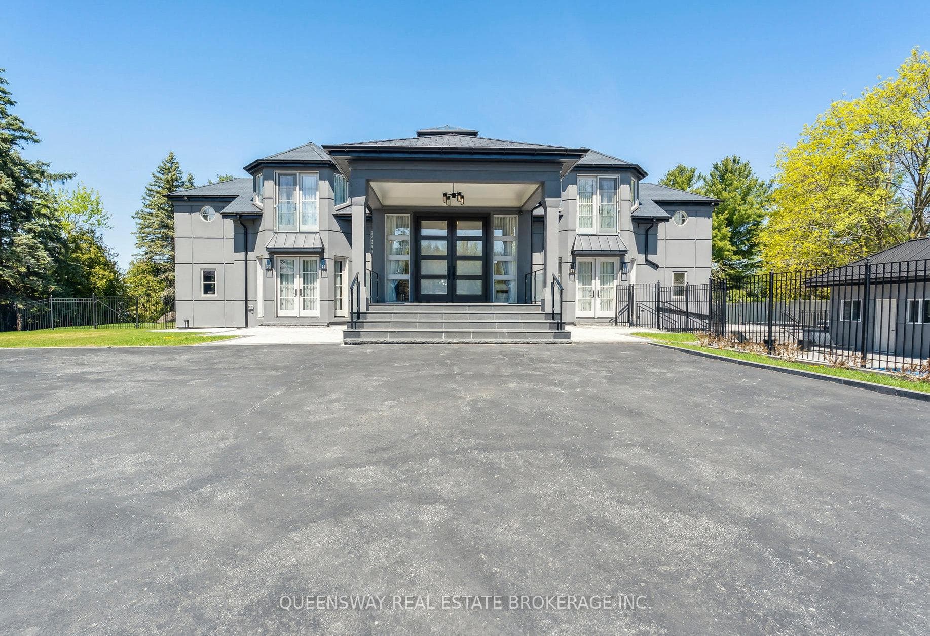 36 Pioneer Trail, Barrie, ON L4N 0T8, Barrie — photo 1