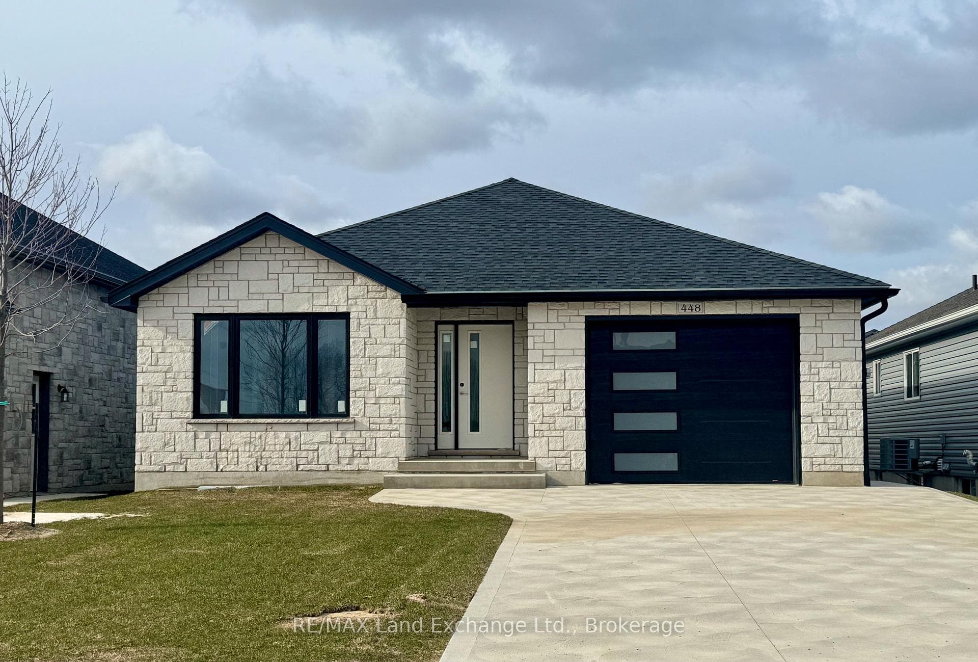 448 BURNSIDE Street, Saugeen Shores, ON N0H 2C3, Saugeen Shores — photo 1