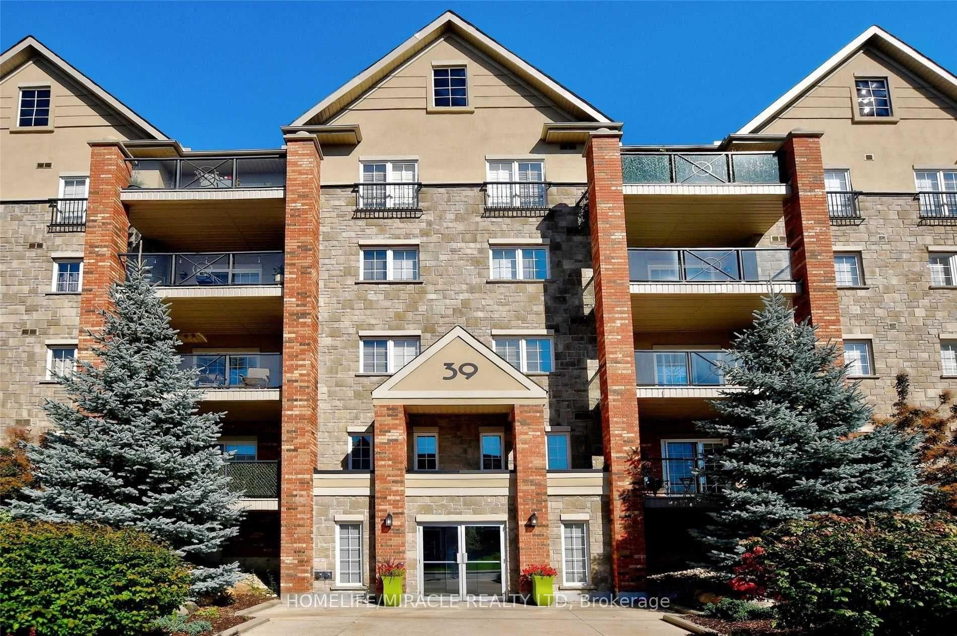39 Ferndale Drive S 303, Barrie, ON L4N 5W9, Barrie — photo 1