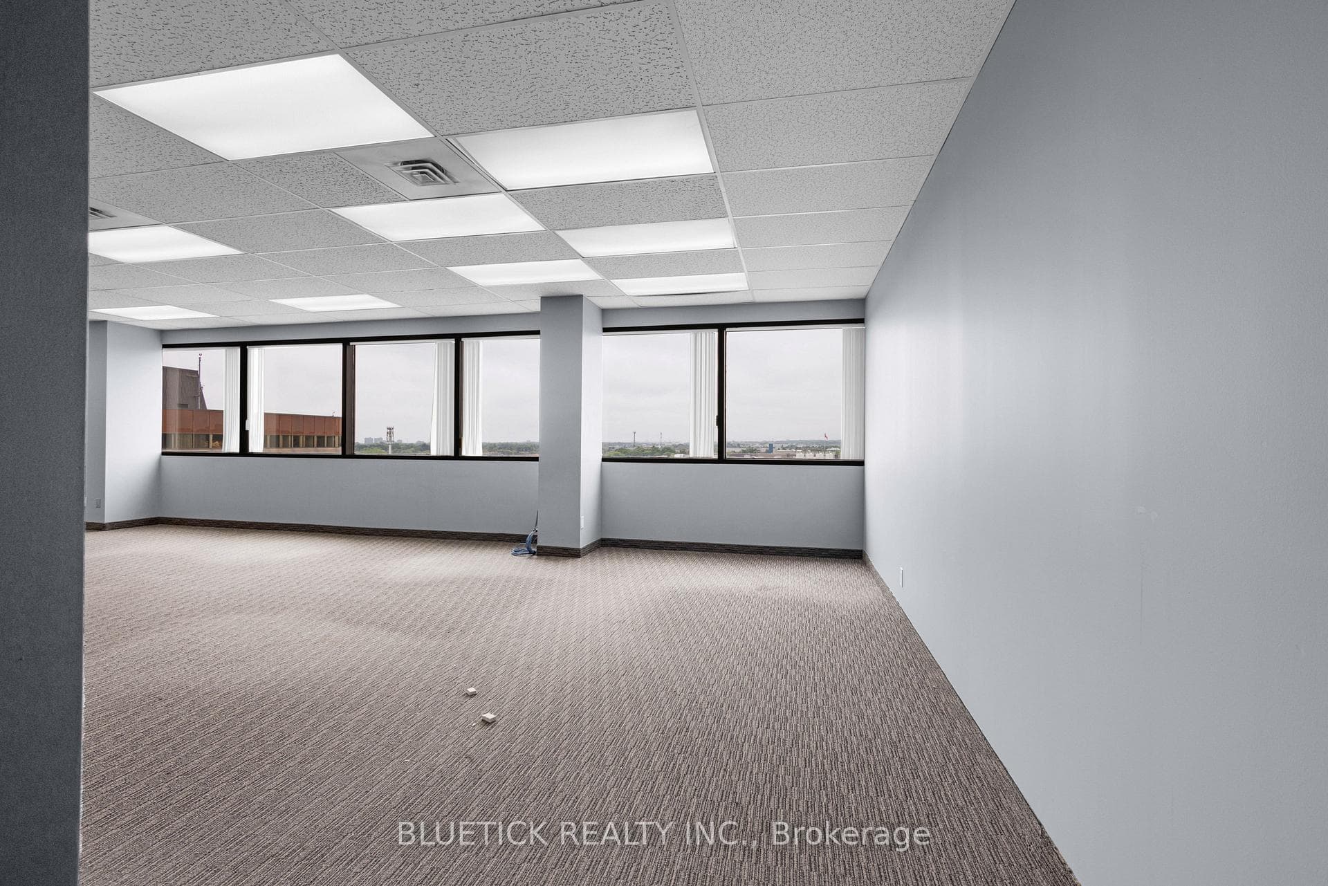 700 Dorval Drive 704, Oakville, ON L6K 3V7, Oakville — photo 1