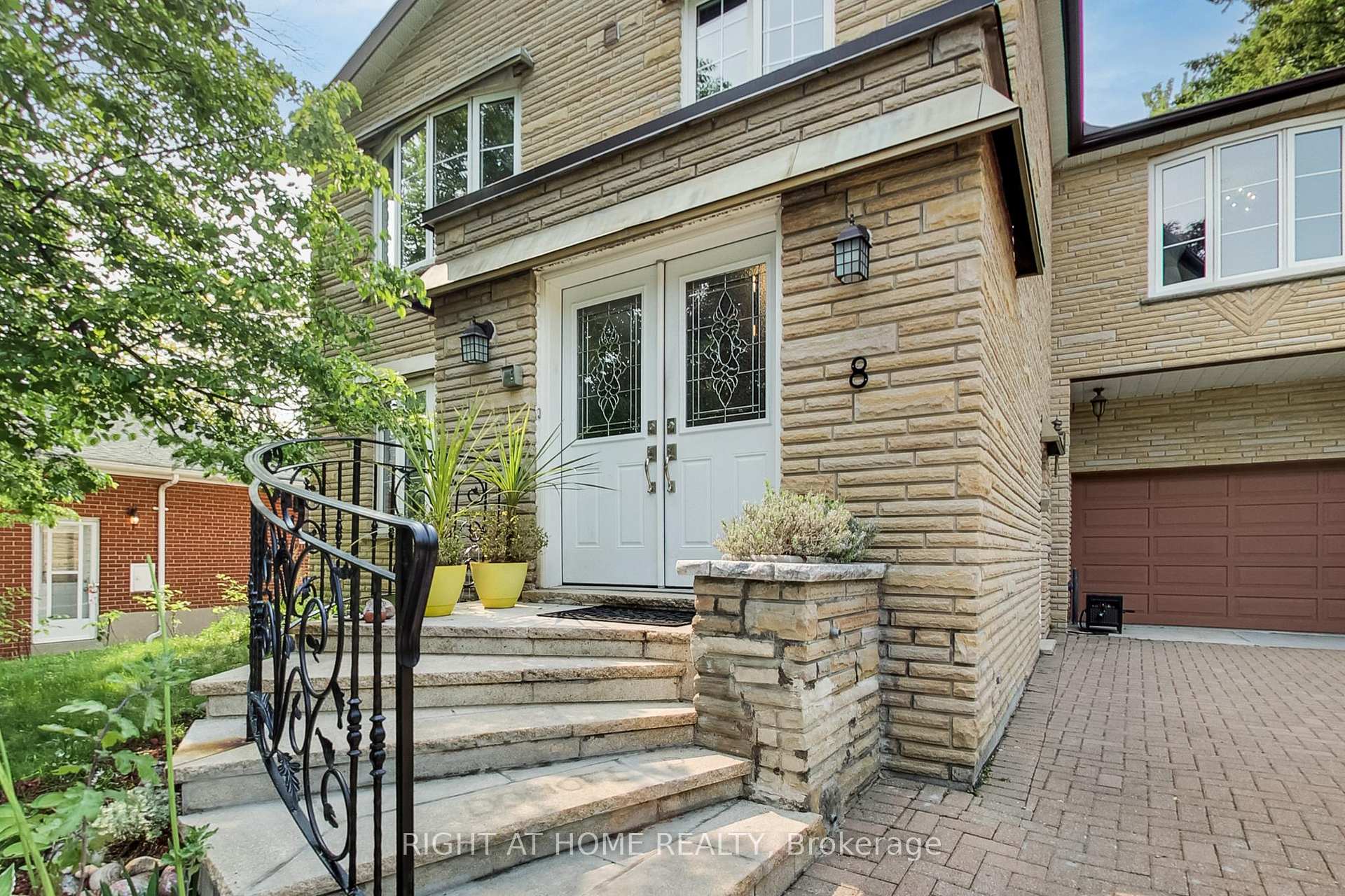 8 Suraty Avenue, Toronto, ON M1P 4E1, Toronto E09 — photo 1
