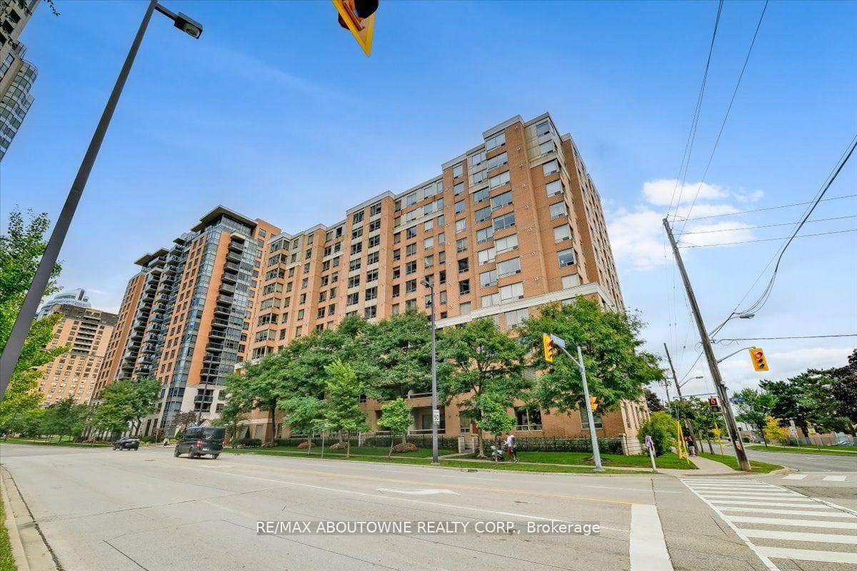 88 Grandview Way 302, Toronto, ON M2N 6V6, Toronto C14 — photo 1