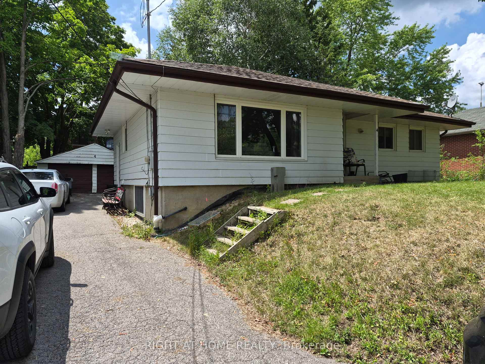 4 Wendy Way, Richmond Hill, ON L4E 2V6, Richmond Hill — photo 1