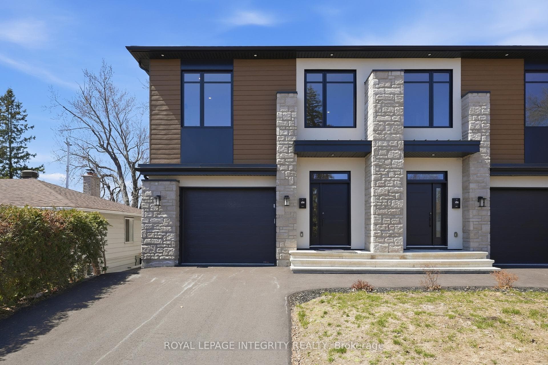 984 Watson Street, Britannia Heights - Queensway Terrace N and Area, ON K2B 6C2, Britannia Heights - Queensway Terrace N and Area — photo 1