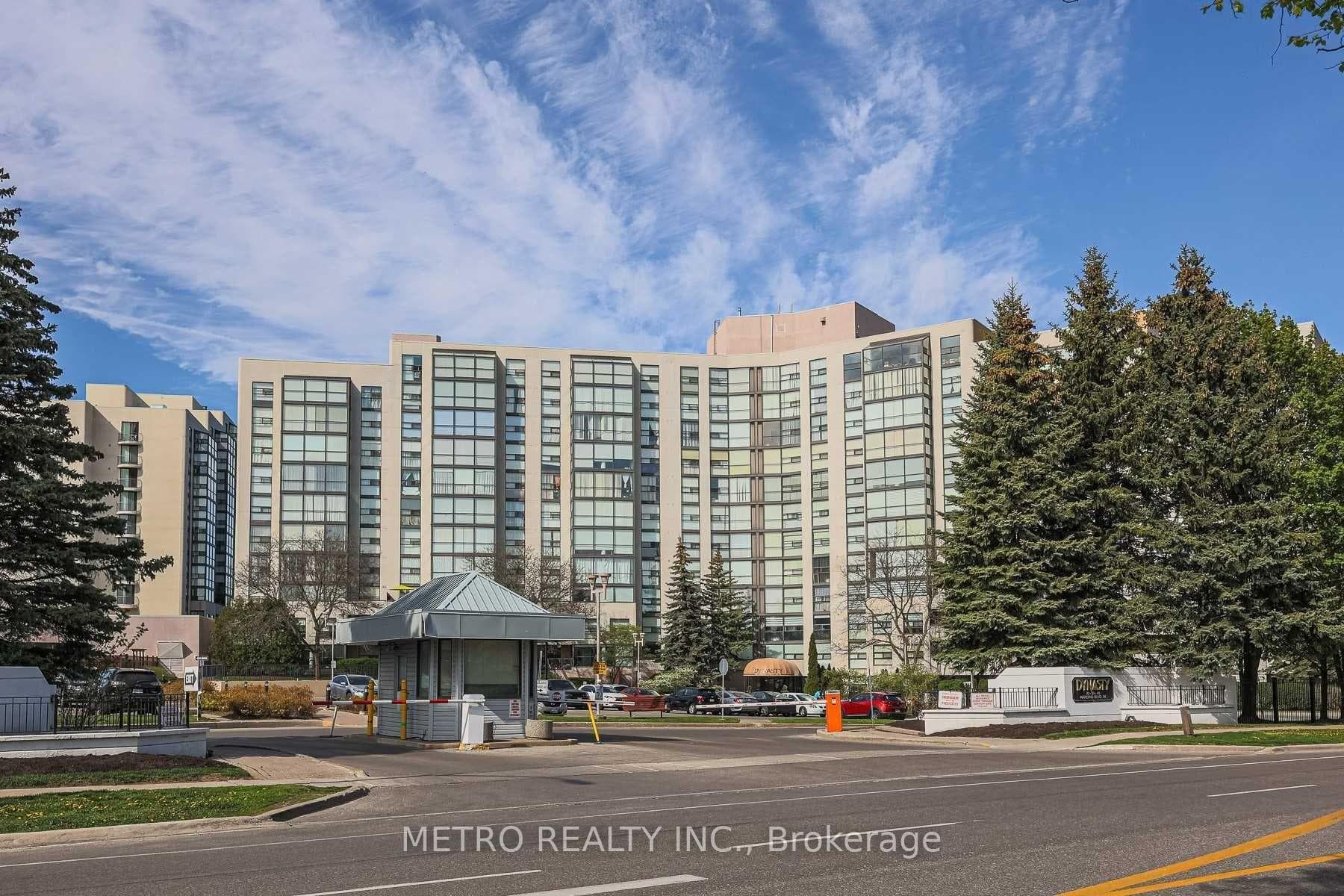 30 Harding Boulevard 706, Richmond Hill, ON L4C 9M3, Richmond Hill — photo 1