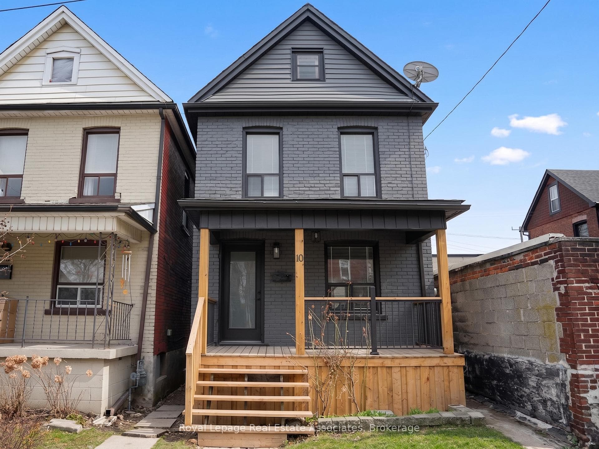 10 Gordon Street, Hamilton, ON L8L 3H2, Hamilton — photo 1
